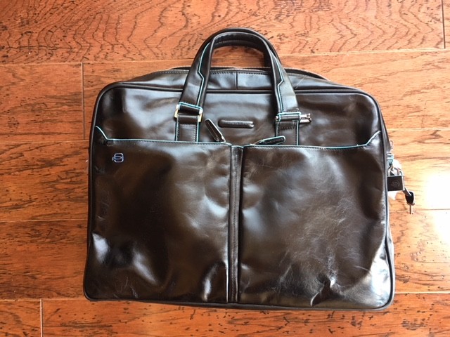 NWOT AUTH PIQUADRO Two Handle Leather Briefcase with BLUE SQUARE – Black