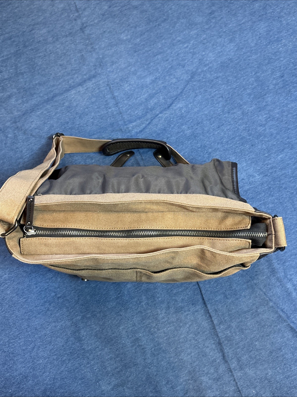 Buffalo David Bitton Mens Messenger Duffle Bag Gym Overnight Travel Carry On Bag