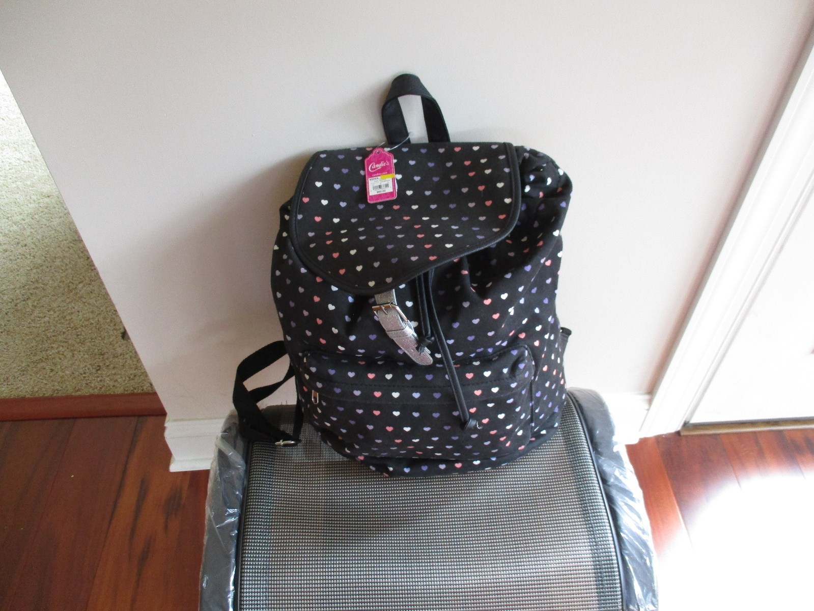 BNWT Candie’s Riley Mini Heart Patterned girls Backpack, blk/multi, Fabric, $60