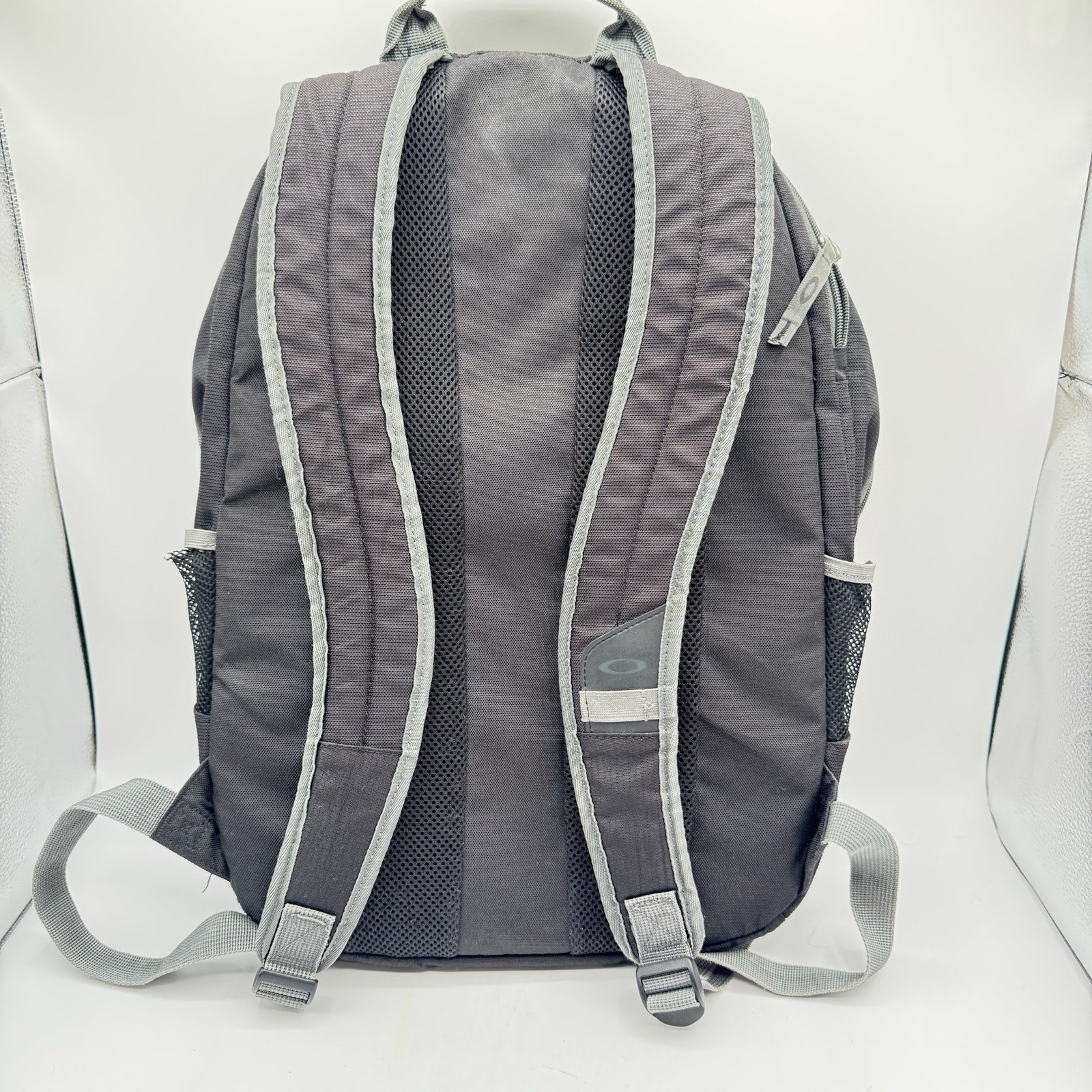 Oakley 5-Speed Backpack Grigio Scuro Medium Sized # 92792 Black