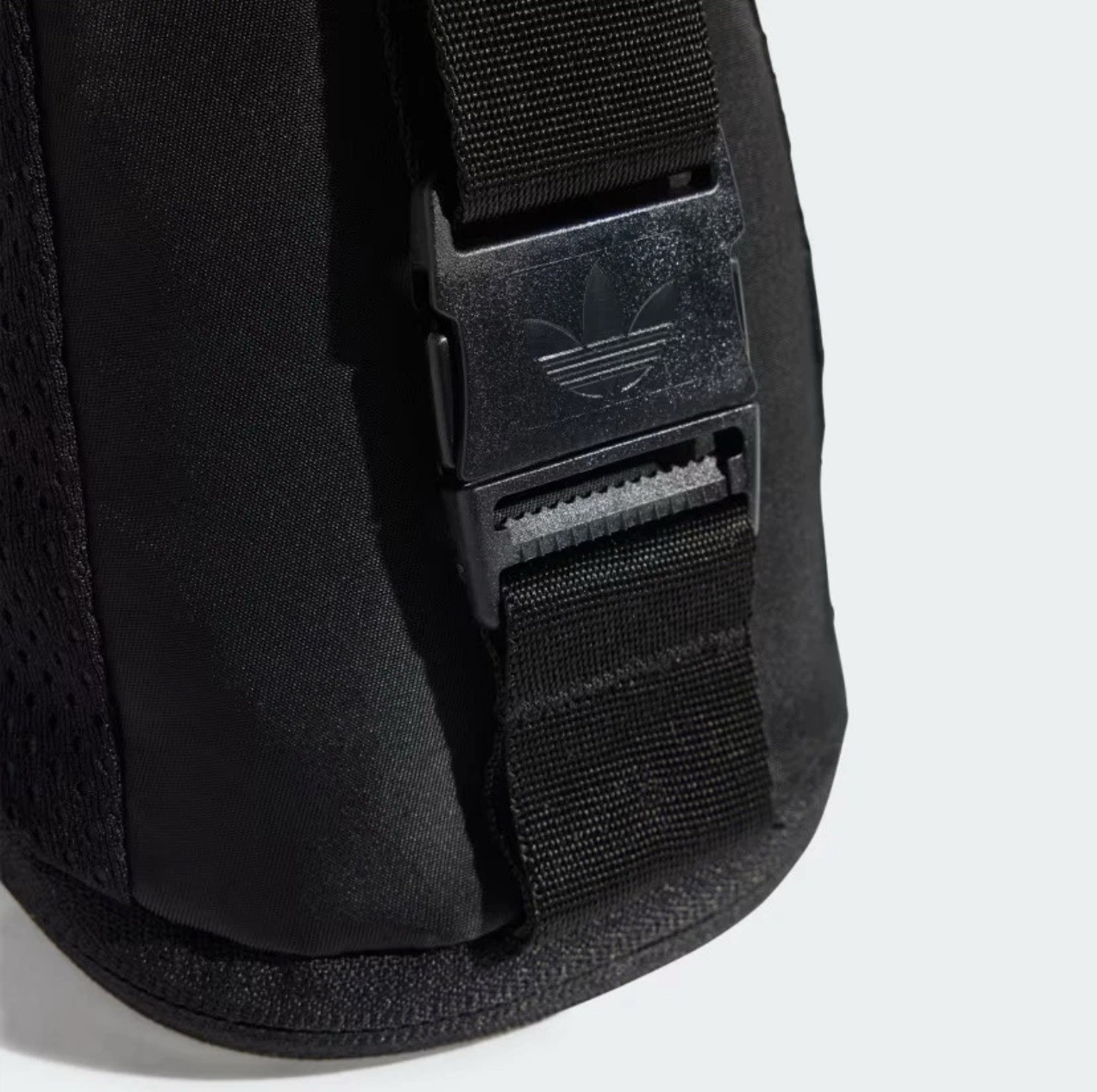 Adidas Adicolor Small Sling Bag