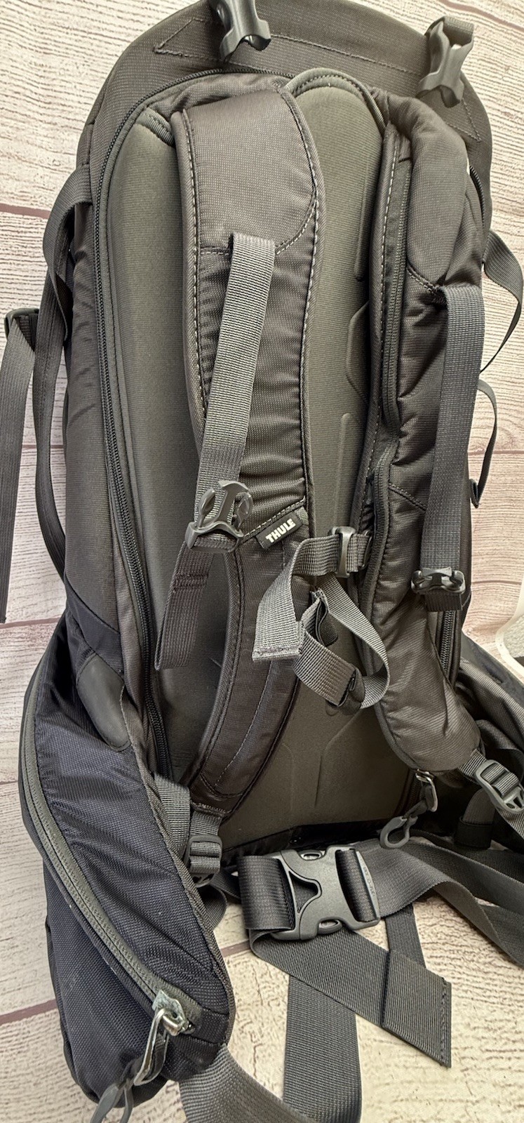 Thule Sweden Black Large Daypack Backpack Side Padded Pockets Hiking Outdoor