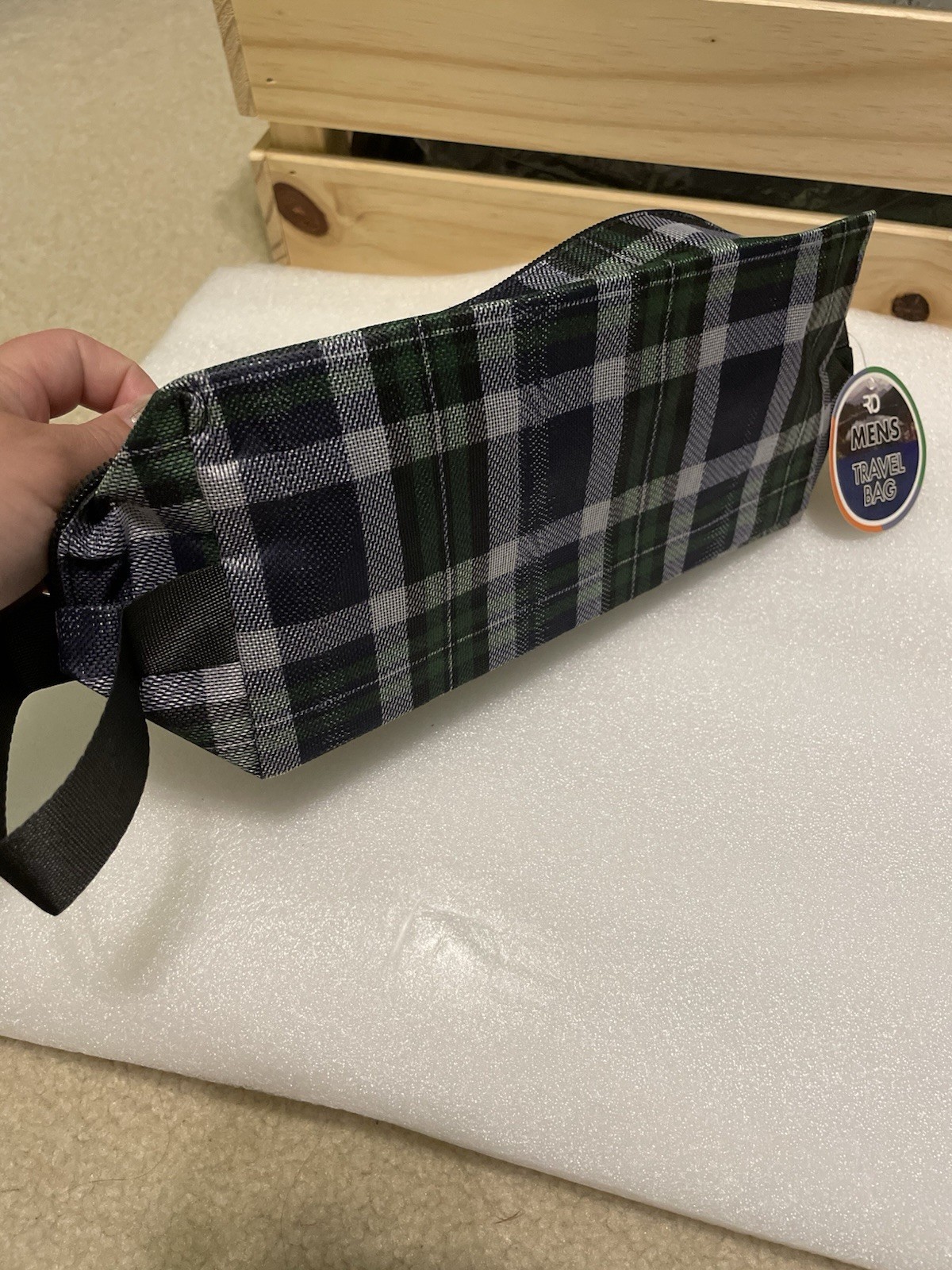 Men’s Plaid Travel Bag Toiletries Zipper Closure With Loop Handle 12in X 5in