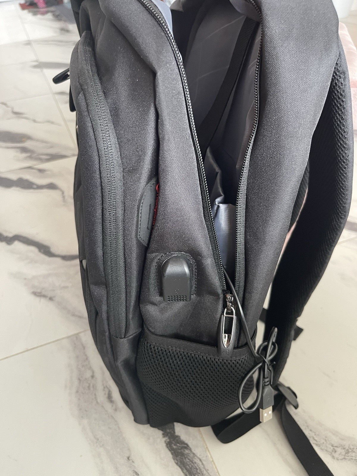 New Bruno Cavalli Laptop Backpack USB Charging, Black，20inx14in