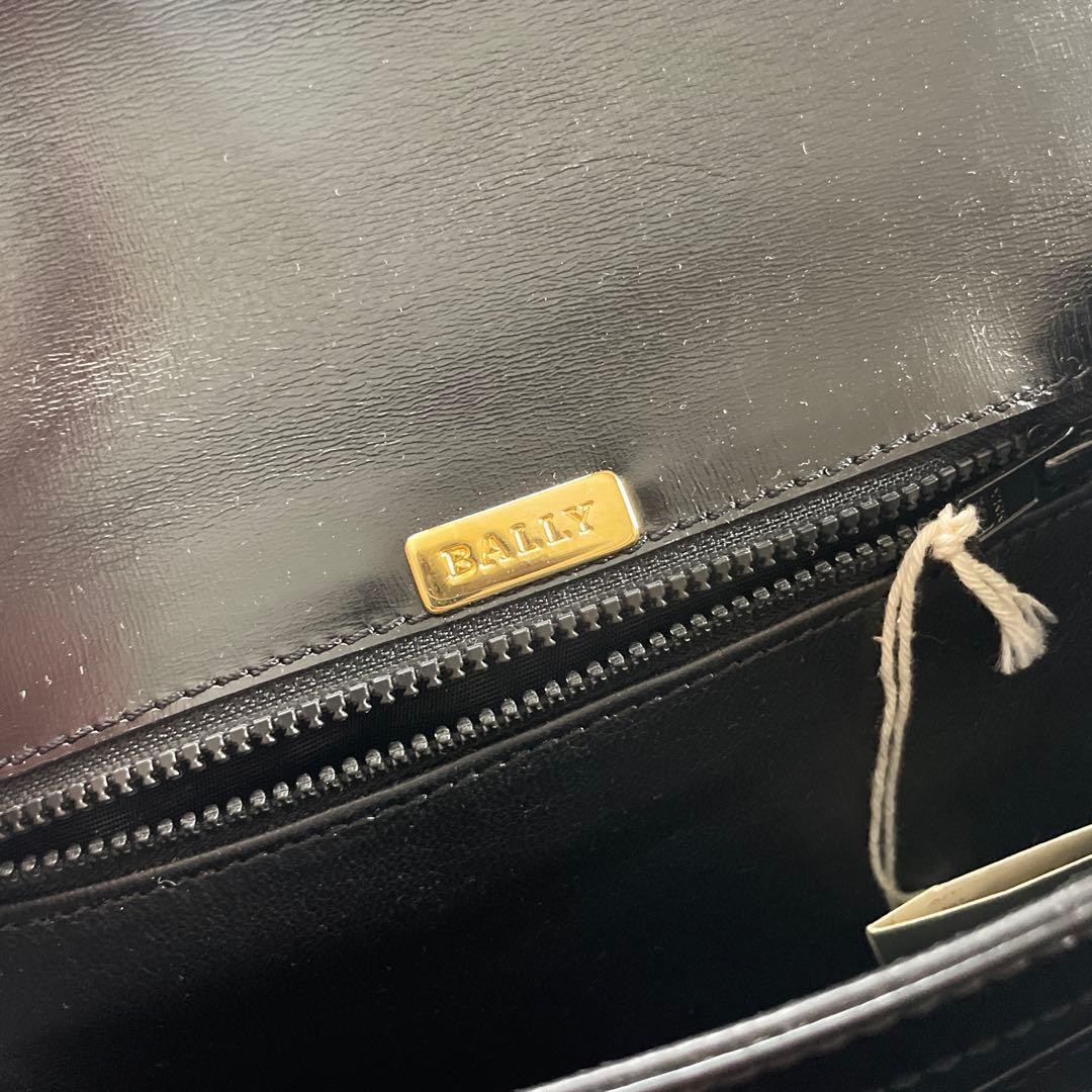 Authentic Bally Leather Shoulder Bag Black 6.5in Compact Vintage Purse