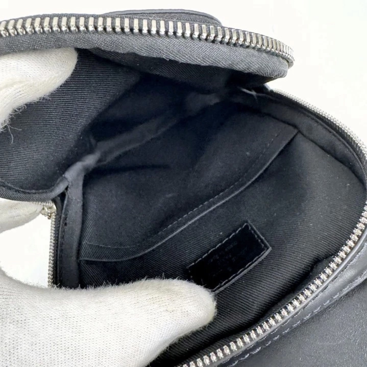 Louis Vuitton Black Monogram Avenue Slingbag