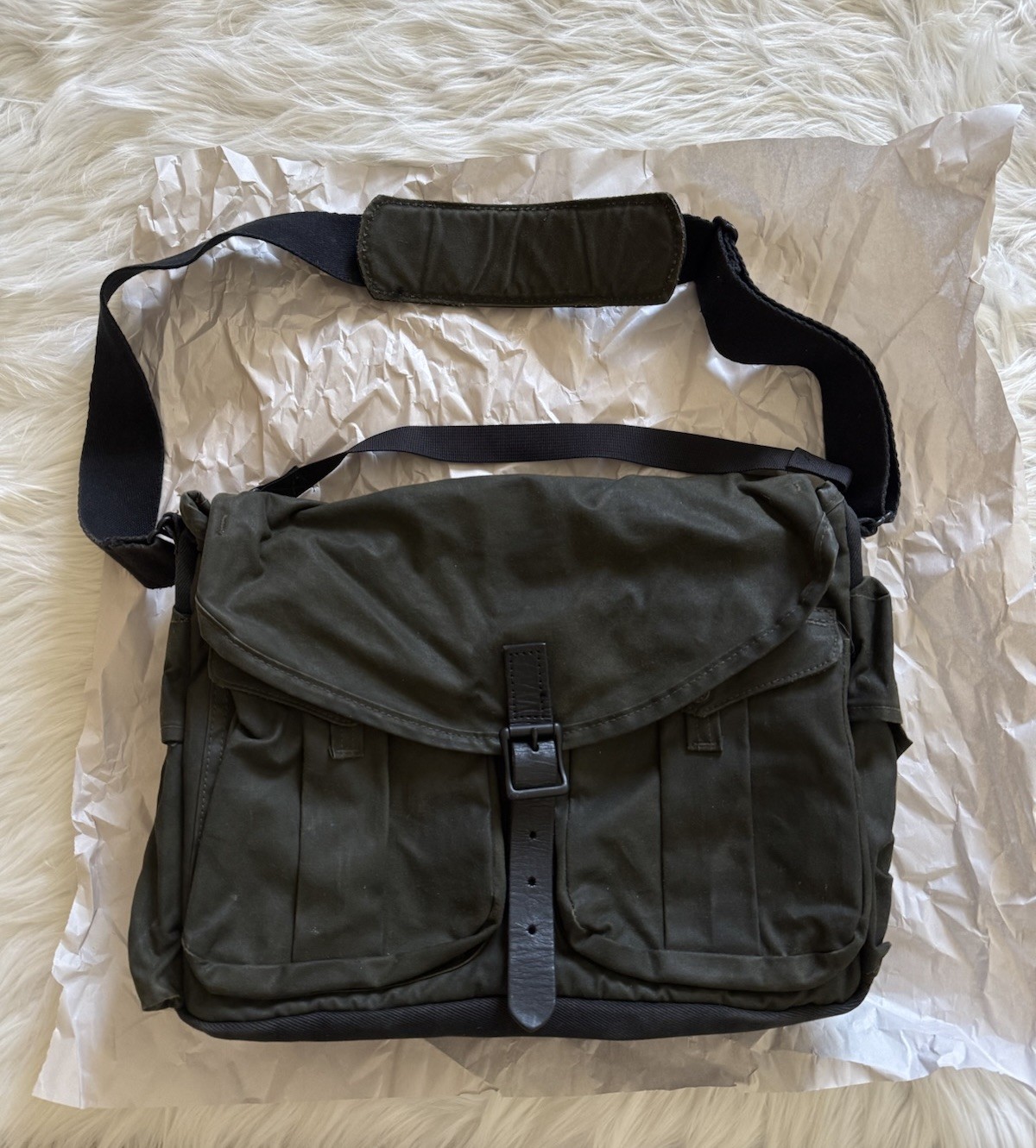 Filson x Magnum Harvey Messenger Bag Otter Green Magnum Black