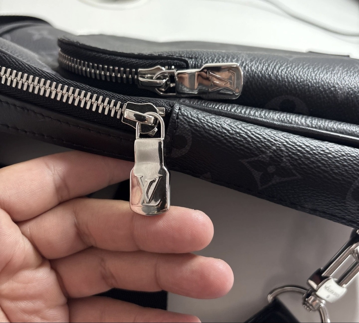 Louis Vuitton Black Monogram Avenue Slingbag