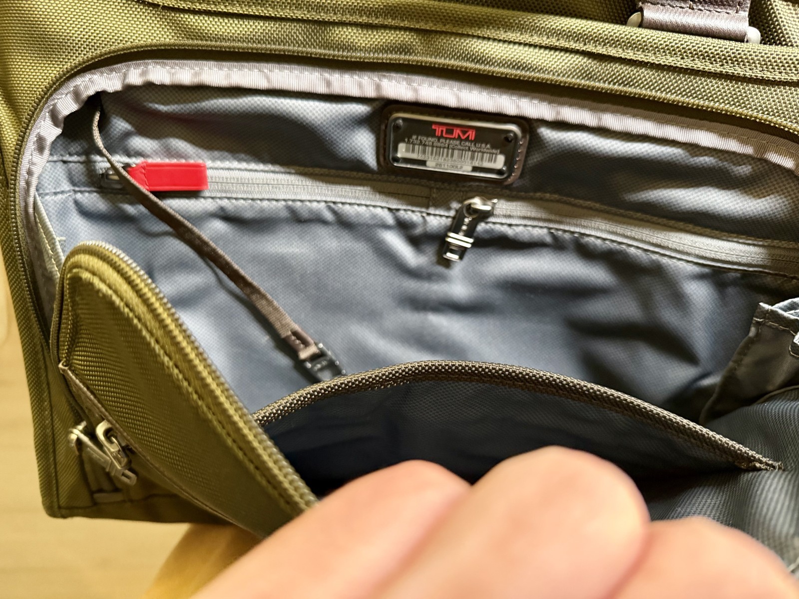 Tumi Alpha 2 Slim Deluxe Briefcase Portfolio Ballistic Nylon Laptop Olive