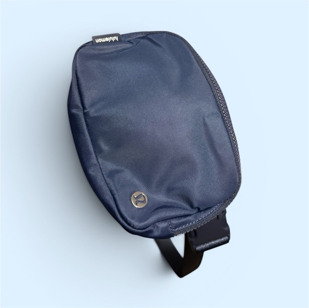 lululemon Blue Small Zip Crossbody Pouch Bag w/ Cross-Body Strap
