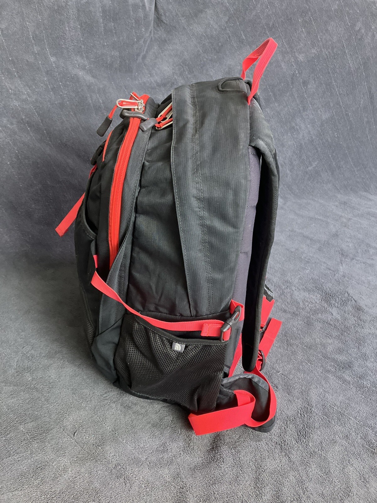 The North Face Recon Backpack Dark Gray Laptop Hiking Day Bag Padded Back
