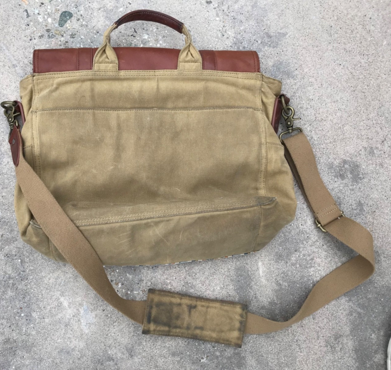 Pendleton men’s Modern Messenger Bag aprox 10″x16″ Retro Style 5″ Depth Soiled