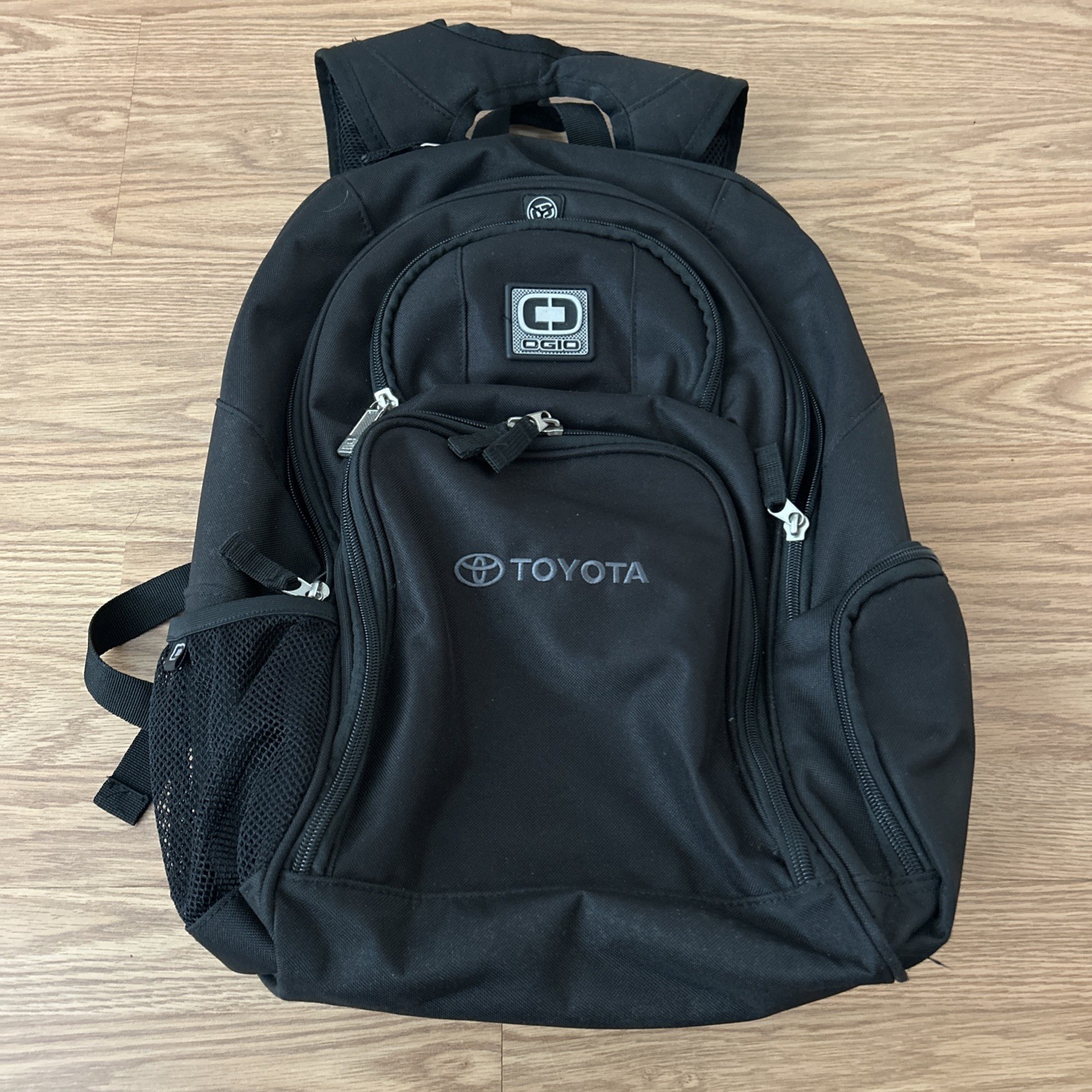 Ogio Tech Specs Metro Street Backpack Black Bag Technical Laptop Zippers Pockets
