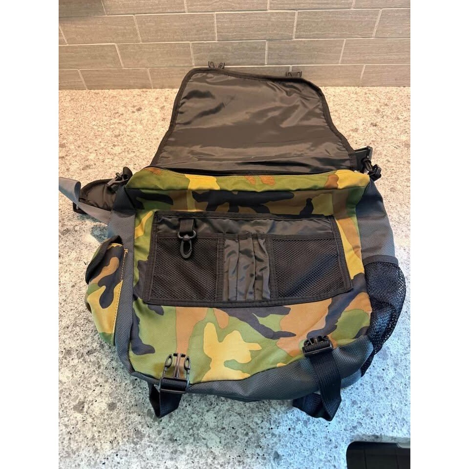 Green/Yellow//Brown Cabela’s Medium Camo Messenger Bag-Great Condition!