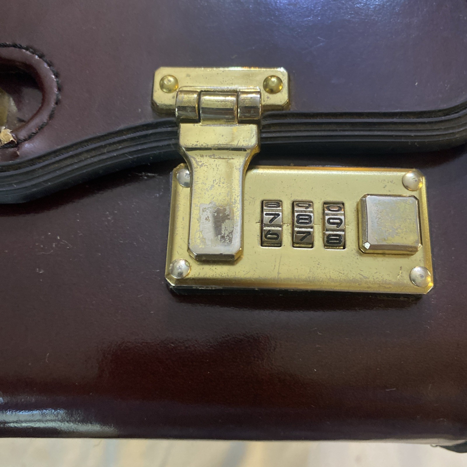 Vintage Business Class Burgundy Hard Shell Attache Briefcase Combination Lock