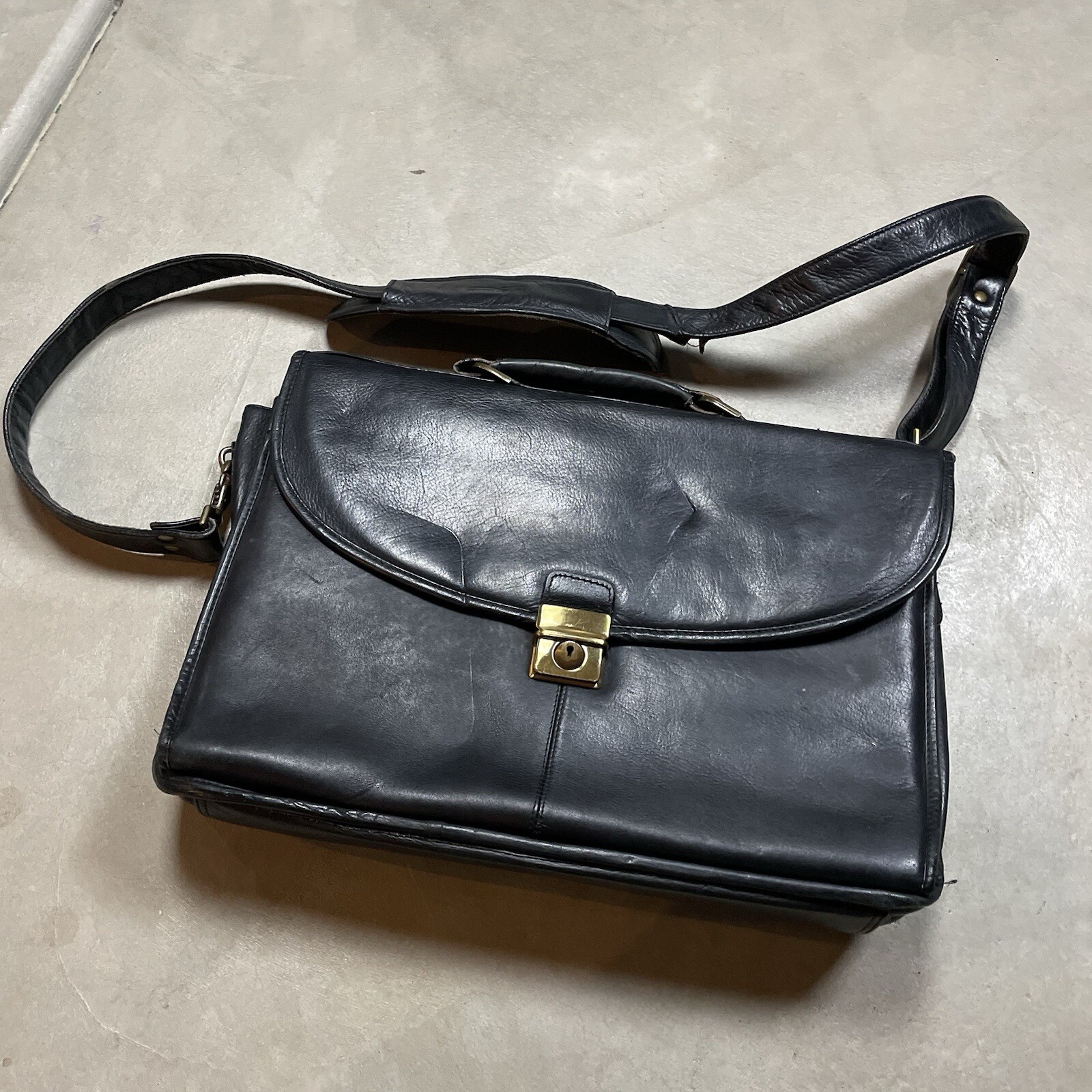 Claire Chase Leather Executive Computer Briefcase Saddle Black Messenger Bag