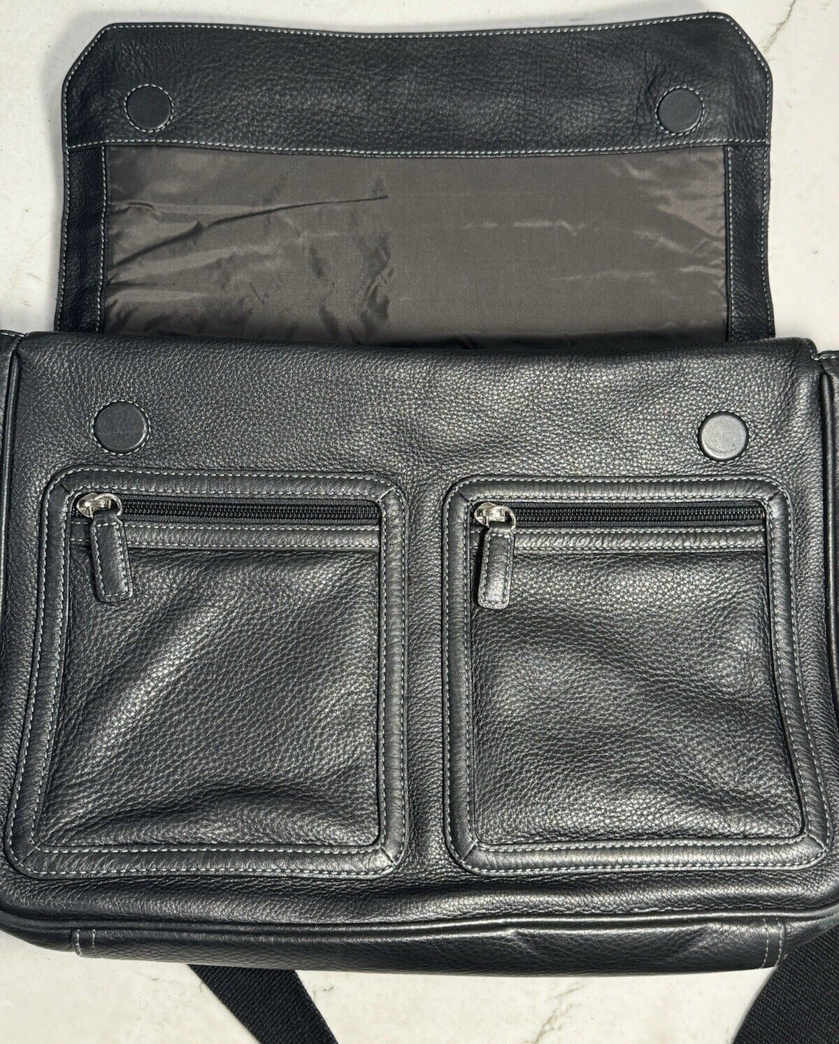 Johnston & Murphy Soft Black Leather Zip Top Briefcase Laptop Messenger Bag