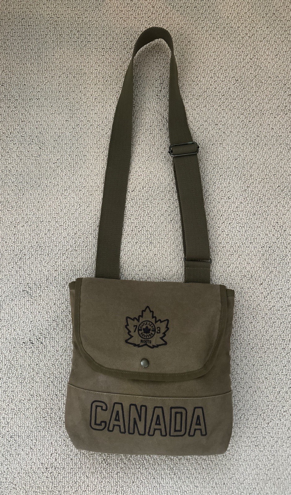 Roots Canada Brown Canvas Crossbody Shoulder Bag Maple Leaf Logo Flap Casual
