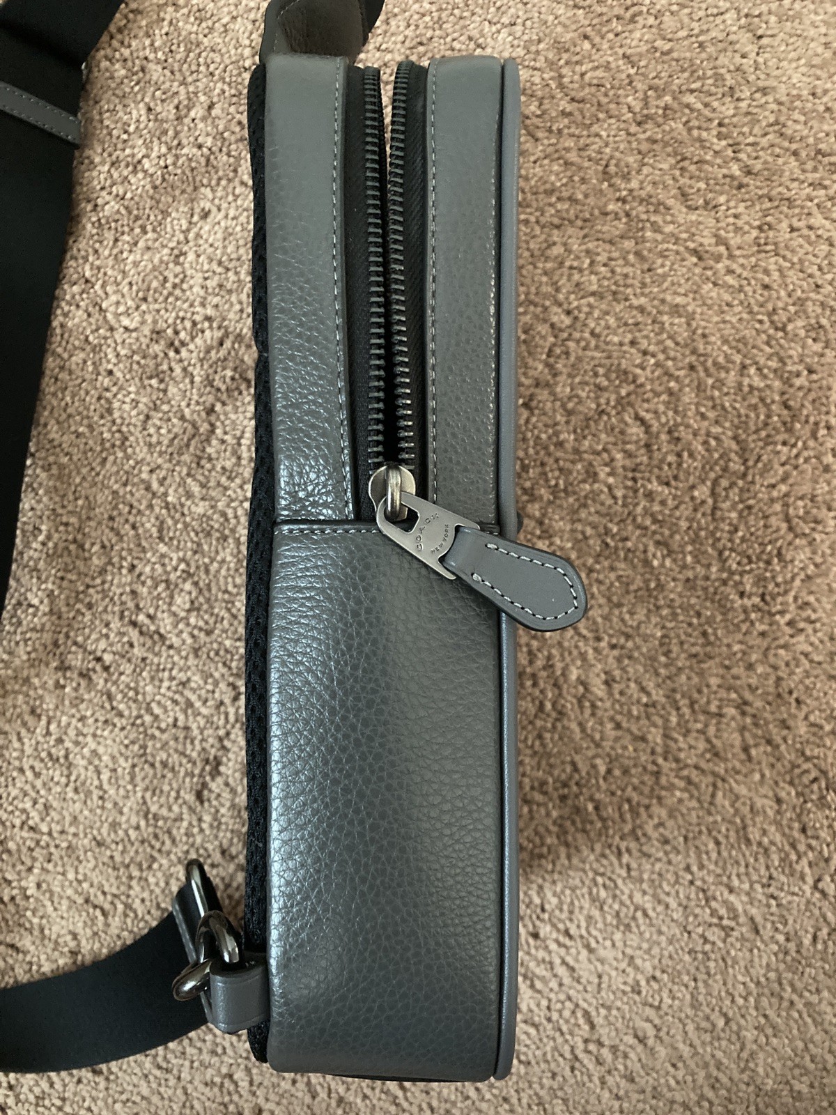 Coach CY799 Sullivan Pack Leather QB/GRAPHITE Crossbody w/ Zipper-New with Tags