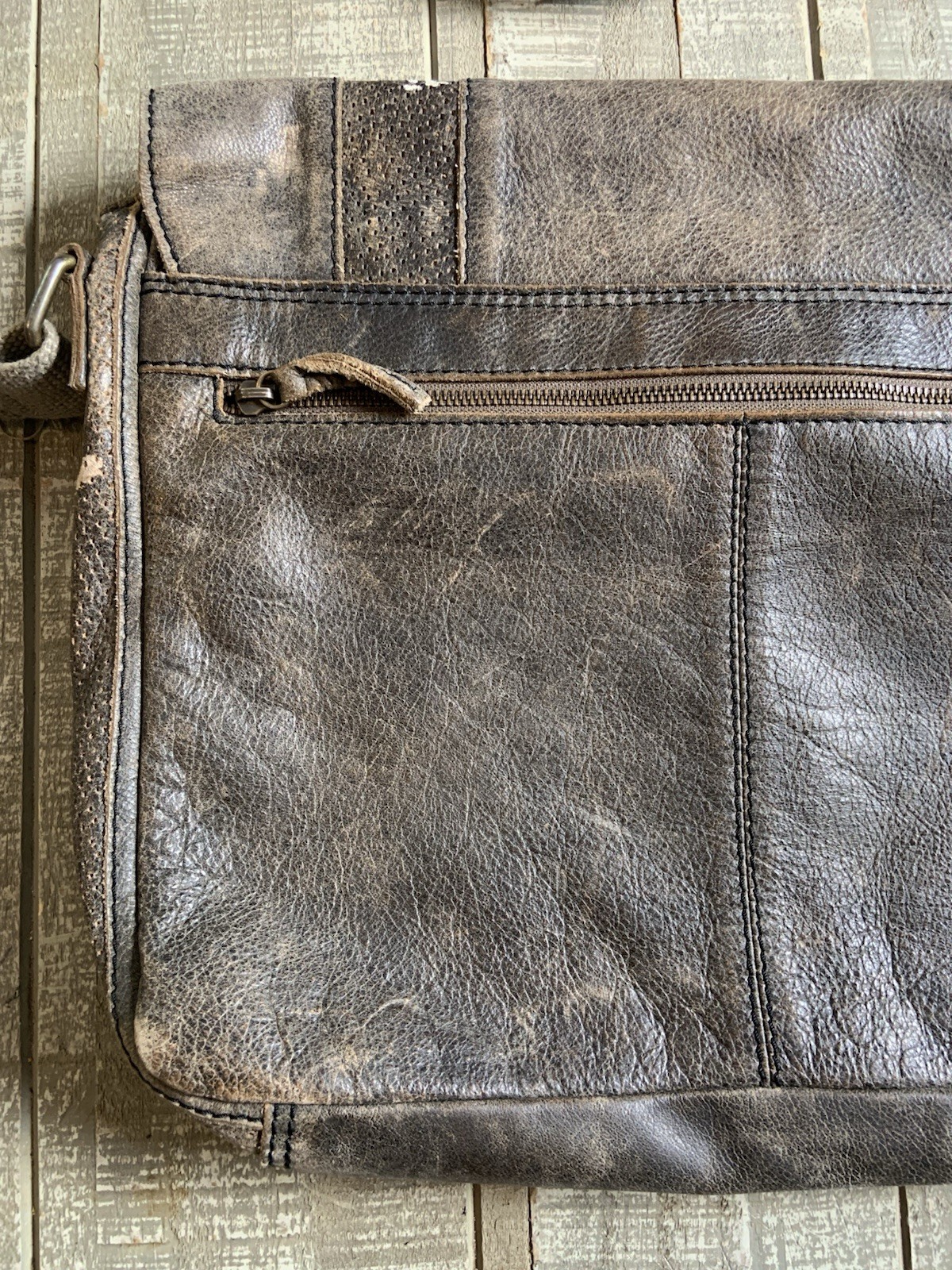 Black Rivet Wilson’s Leather Distressed Messenger Bag Large Laptop Vintage 15×12