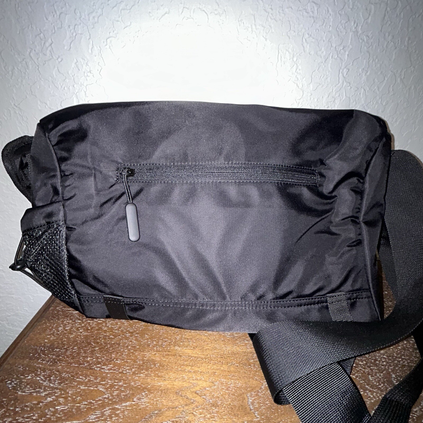 New, Oiwas Versatile Crossbody Messenger Bag Size M
