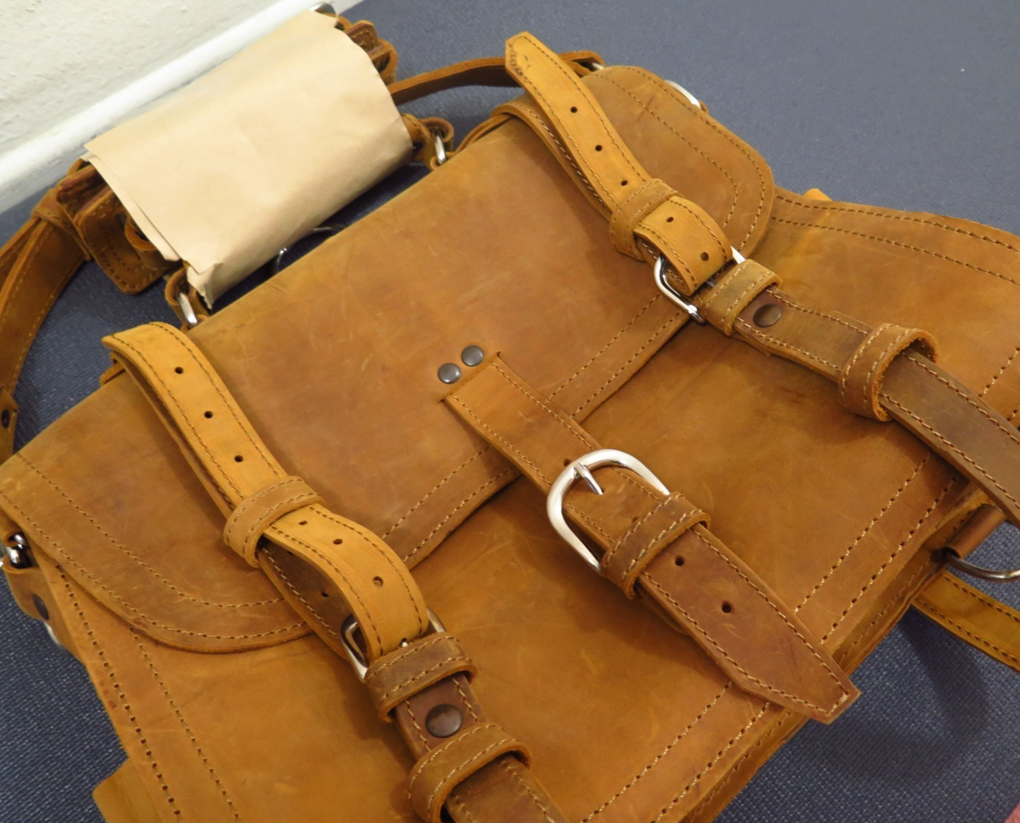 Saddleback Leather OLD LOGO 16″ LARGE CLASSIC BRIEFCASE Tobacco Brown 2-Rivet