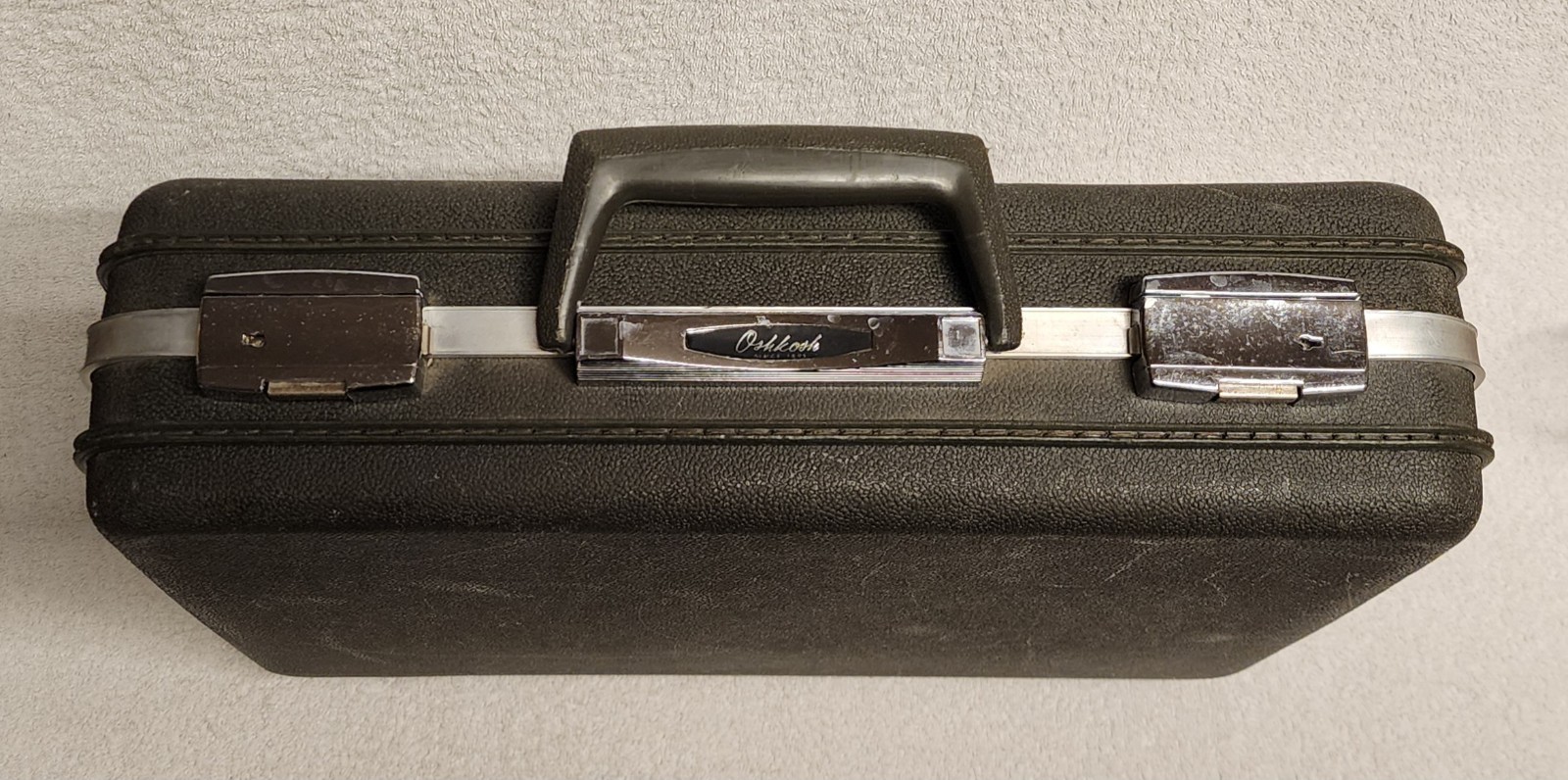 Vintage Oshkosh Hard Shell Briefcase Case Attache Dark Gray No Key