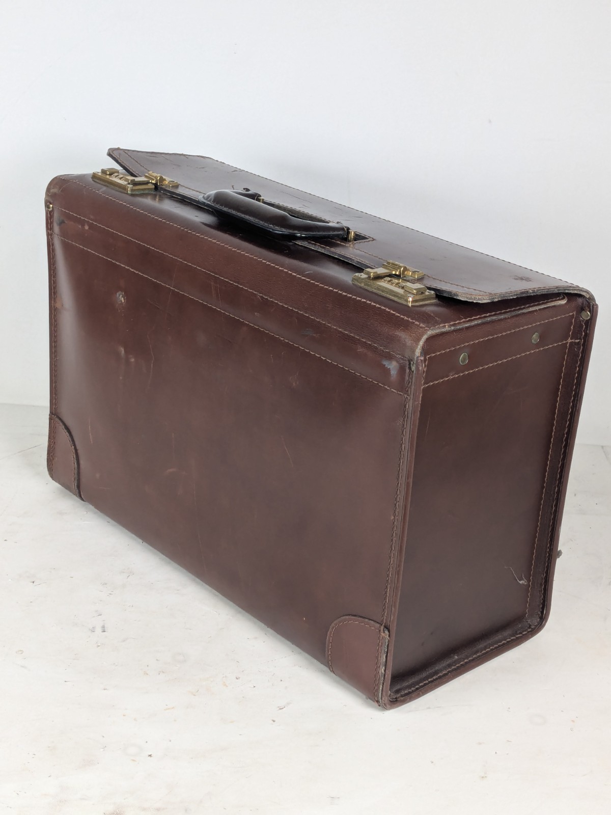 Vintage Leather Hard Shell Attaché Doctor Lawyer Pilot Briefcase Made in USA