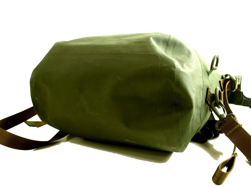 Import duty included for US buyers F/CE. Waterproof Seamless Rolltop Backpack O