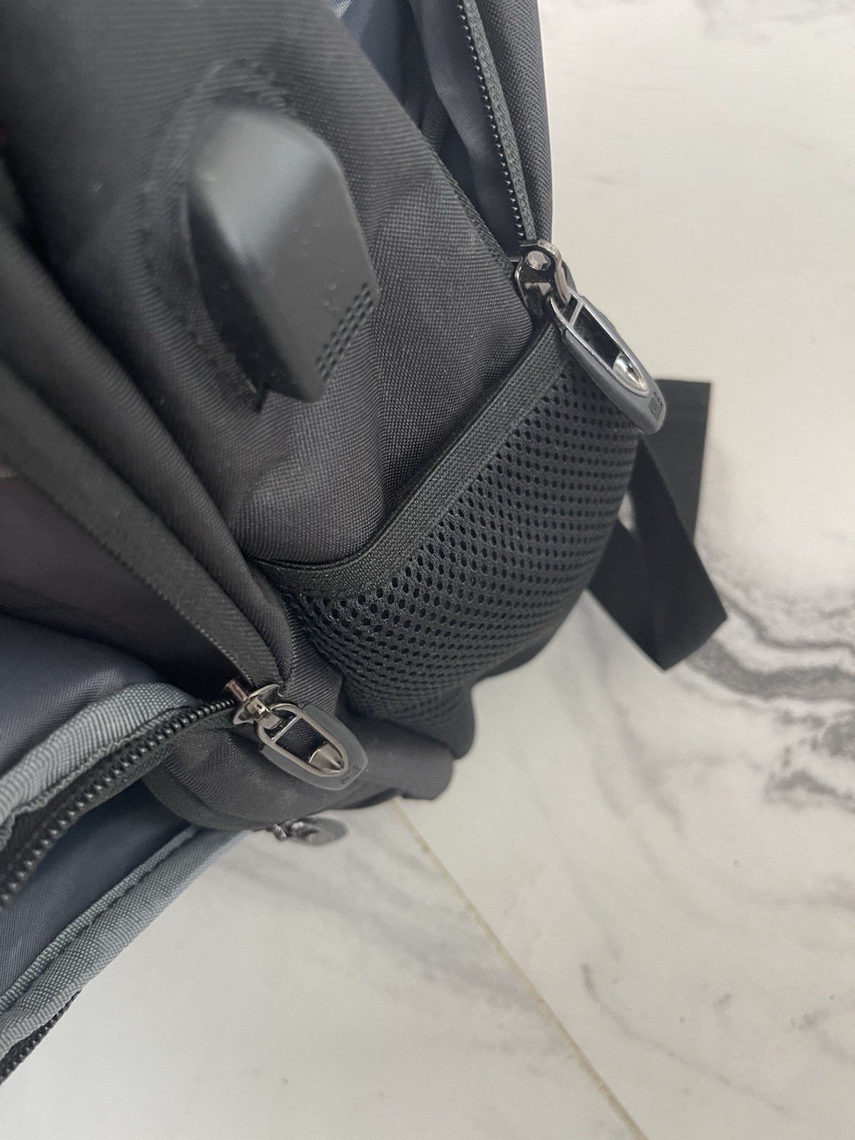 New Bruno Cavalli Laptop Backpack USB Charging, Black，20inx14in