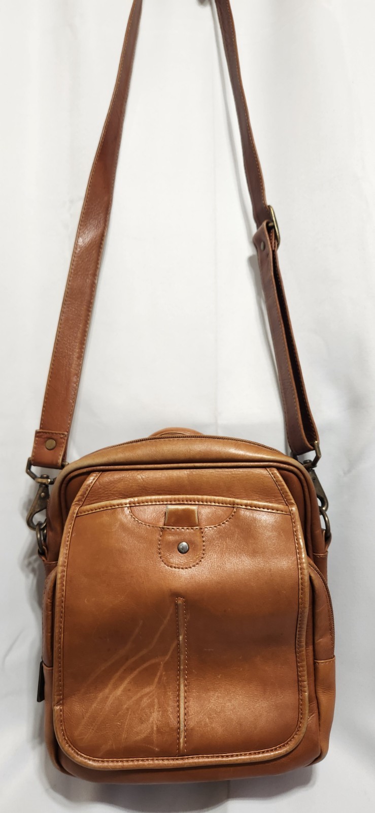 Claire Chase Manbag Saddle Tan Leather Crossbody Strap Beautiful Patina