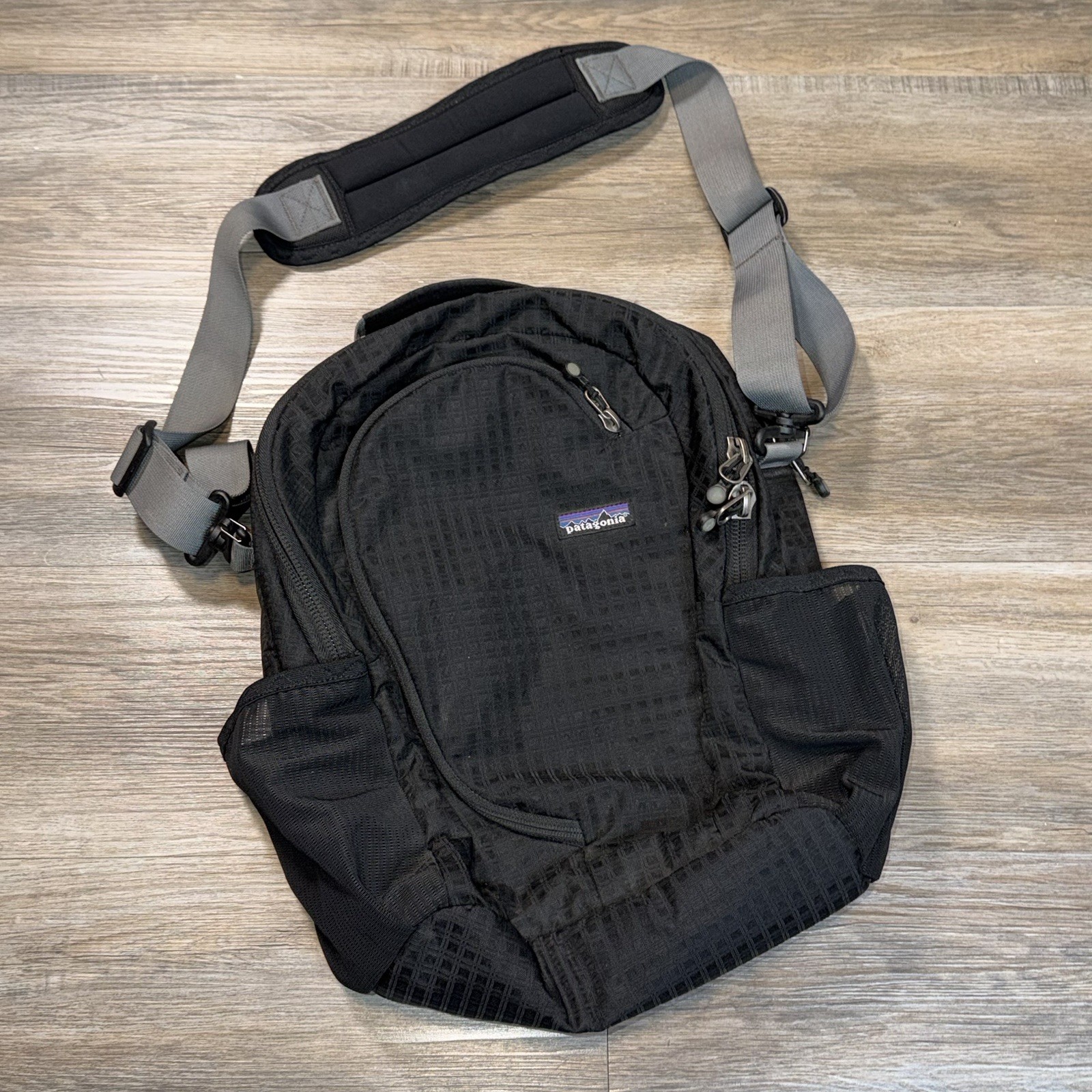 VTG Patagonia LightWire Sling-Style BackPack Black Distinctive Grid RipStop Hike