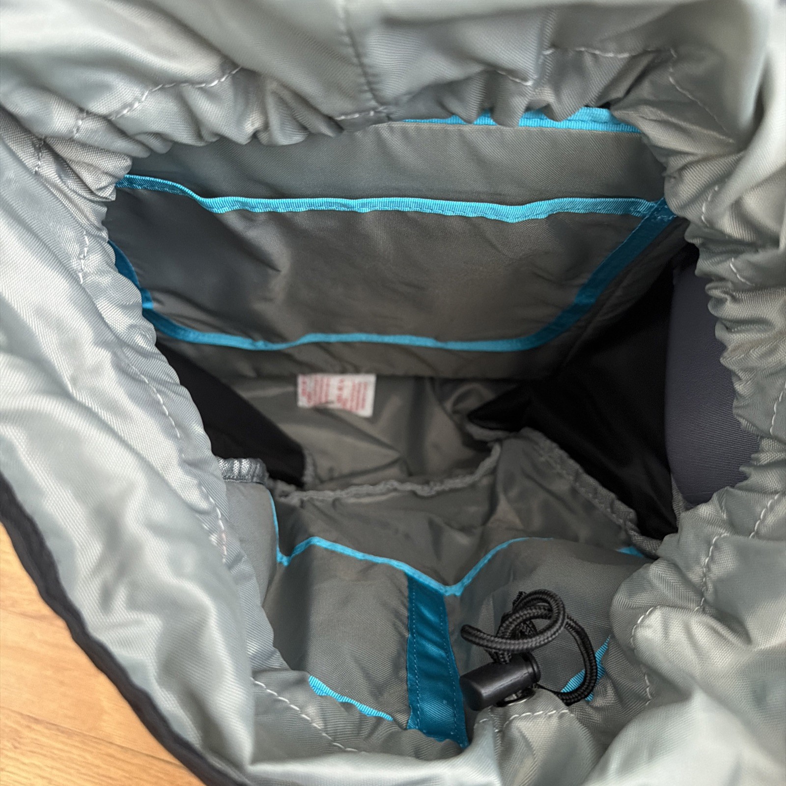 Thule Mosey 28L Daypack Hooded Backpack Black Laptop Bag Hiking Outdoor Travel