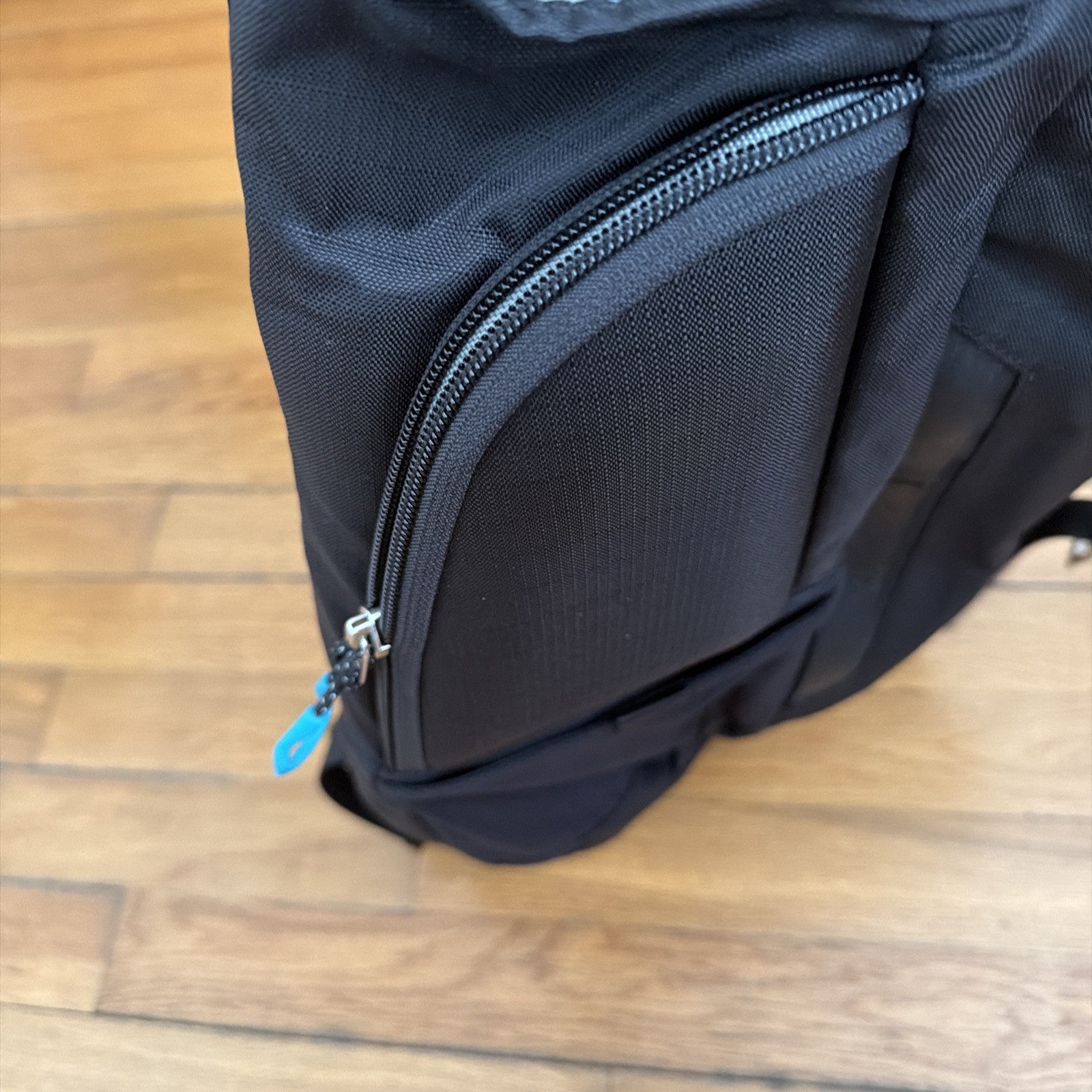 Thule Mosey 28L Daypack Hooded Backpack Black Laptop Bag Hiking Outdoor Travel