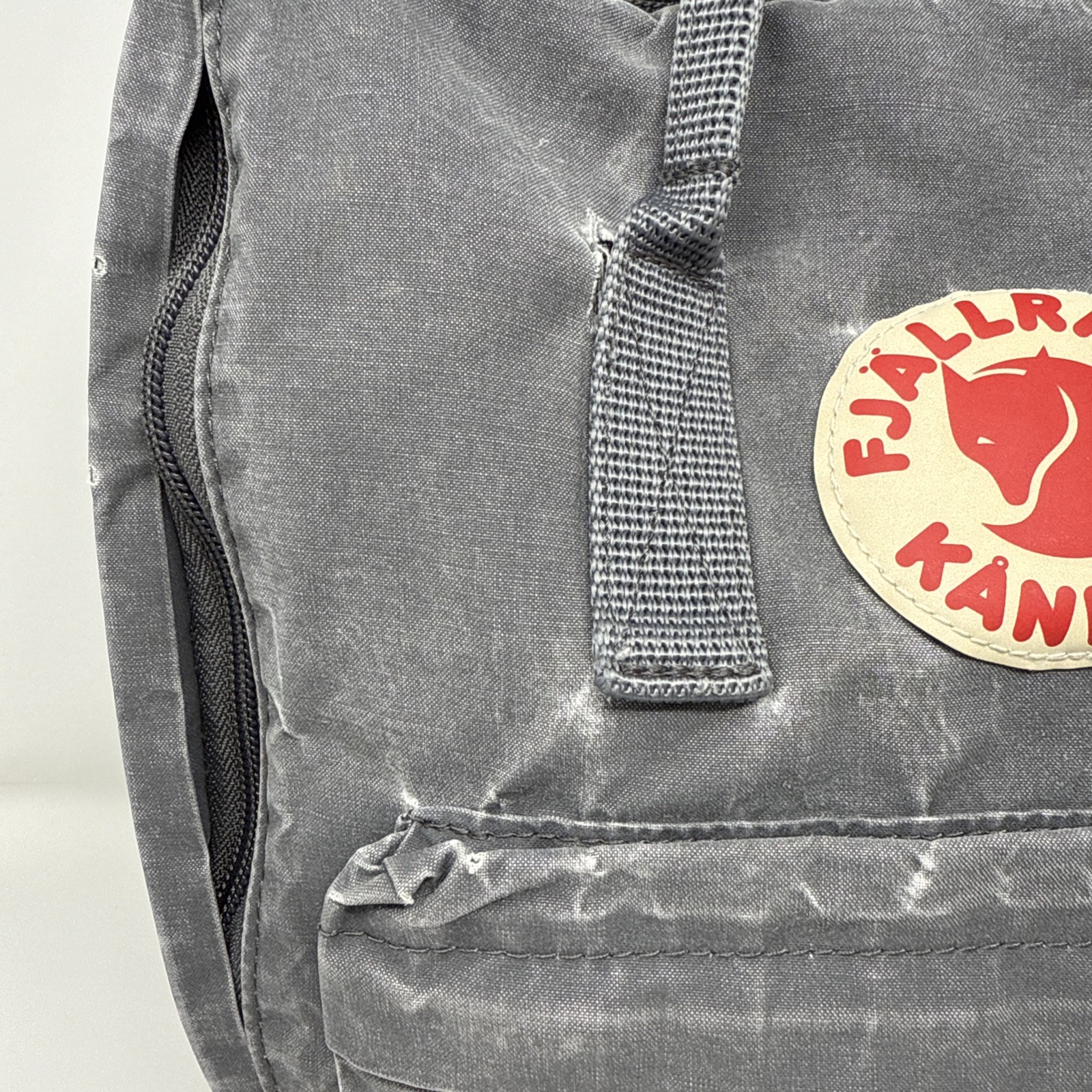 Fjallraven Kanken Backpack Graphite Grey Water Resistant Daypack 16L 23510