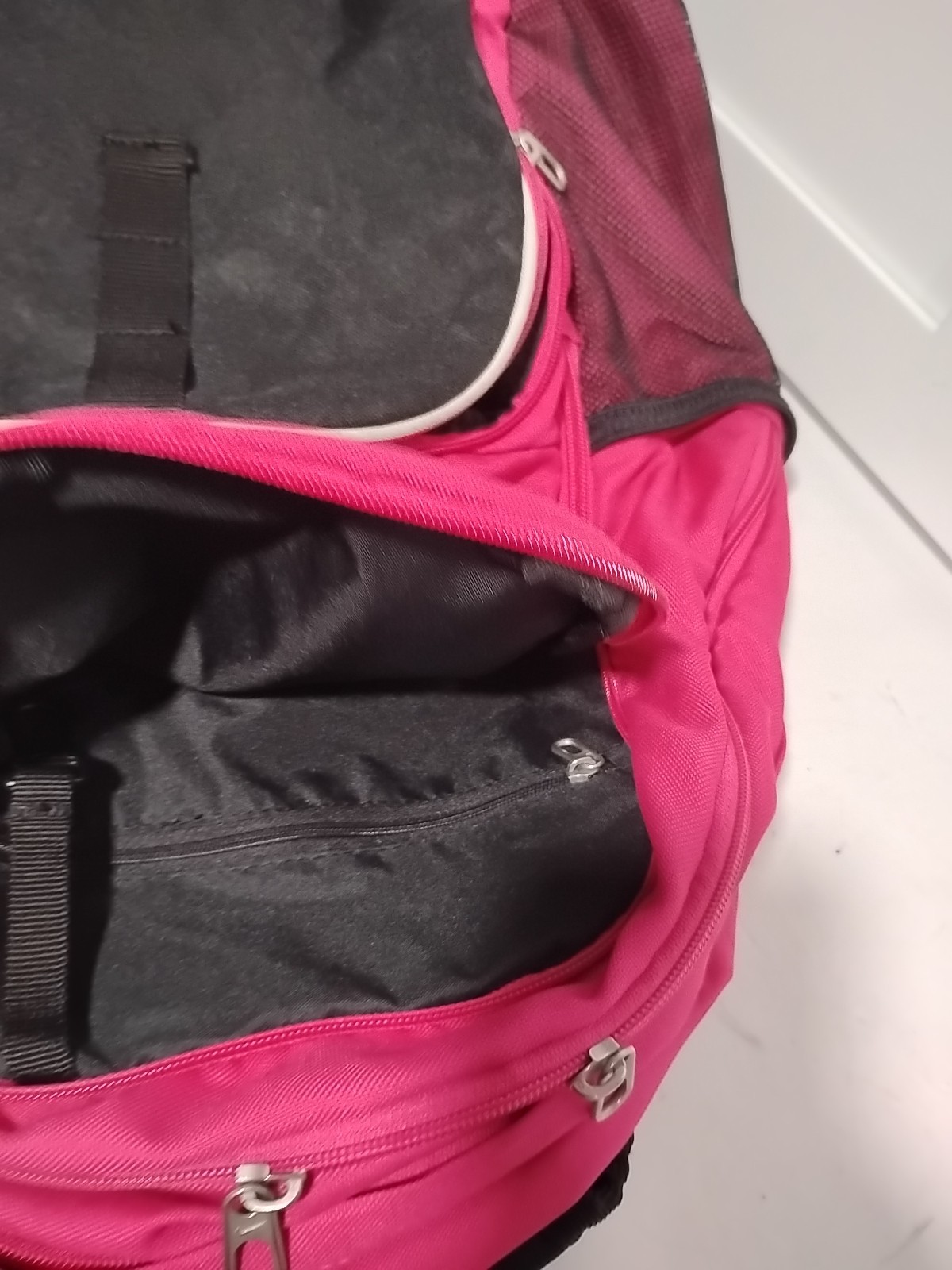 Nike Brasilia 6 XL Backpack Gym Bag Pink Black White 4 Sets Zippers