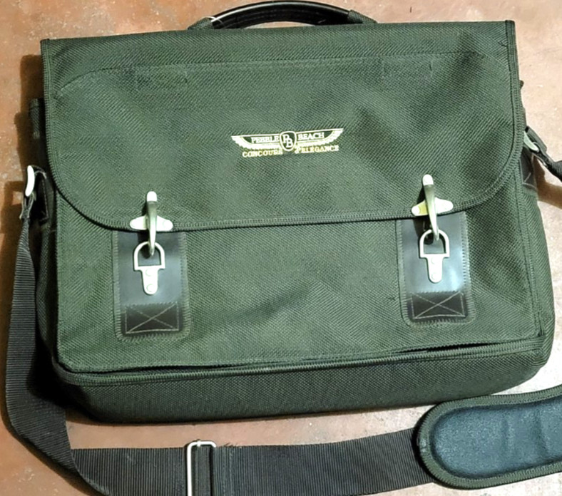 Rare Pebble Beach CONCOURS D’ELEGANCE 17×14 Hunter Green Messenger Bag Pre-owned