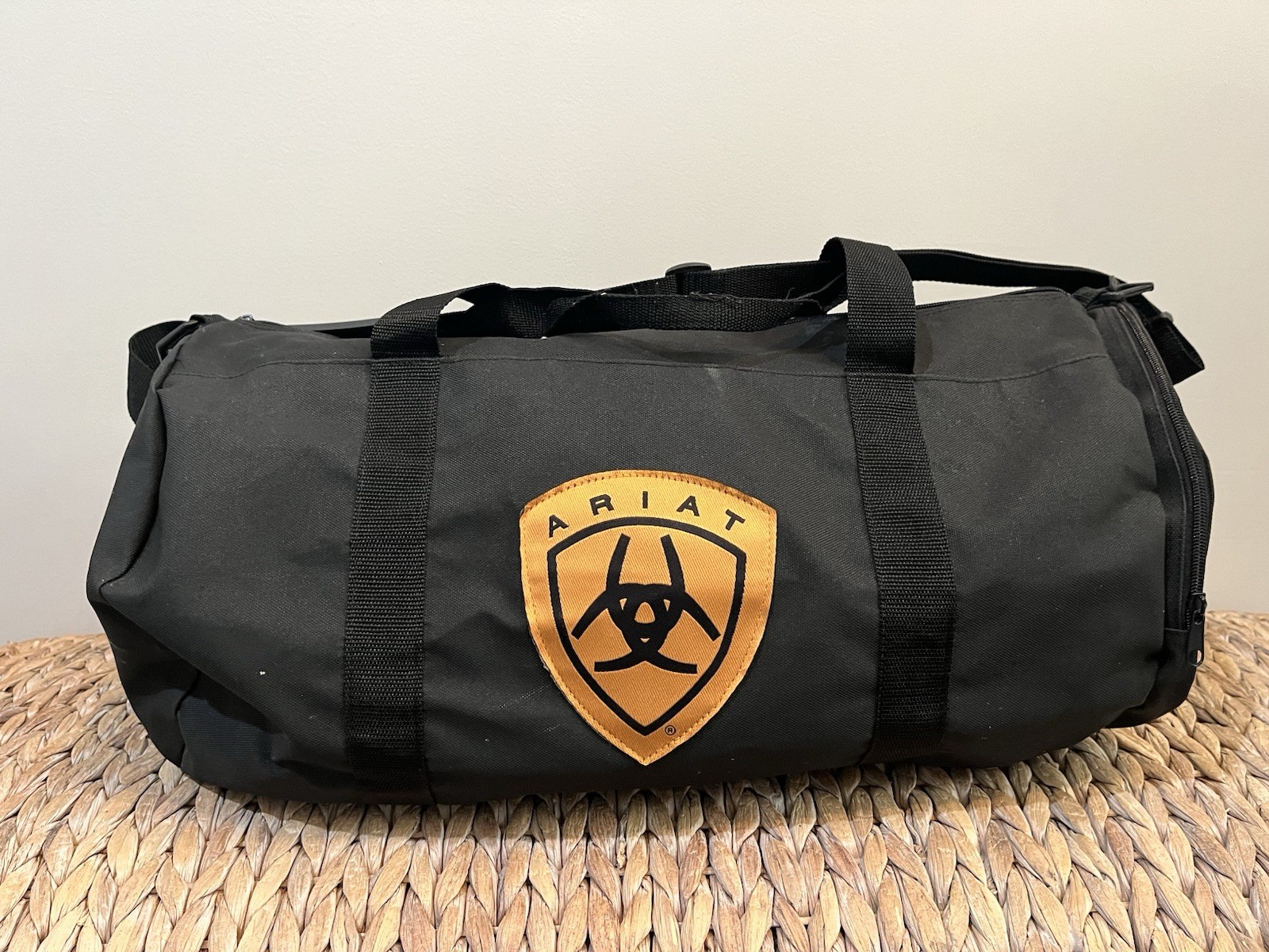 Ariat Black Duffel Bag Gear Weekender Gym Bag Orange Shield Logo Equestrian