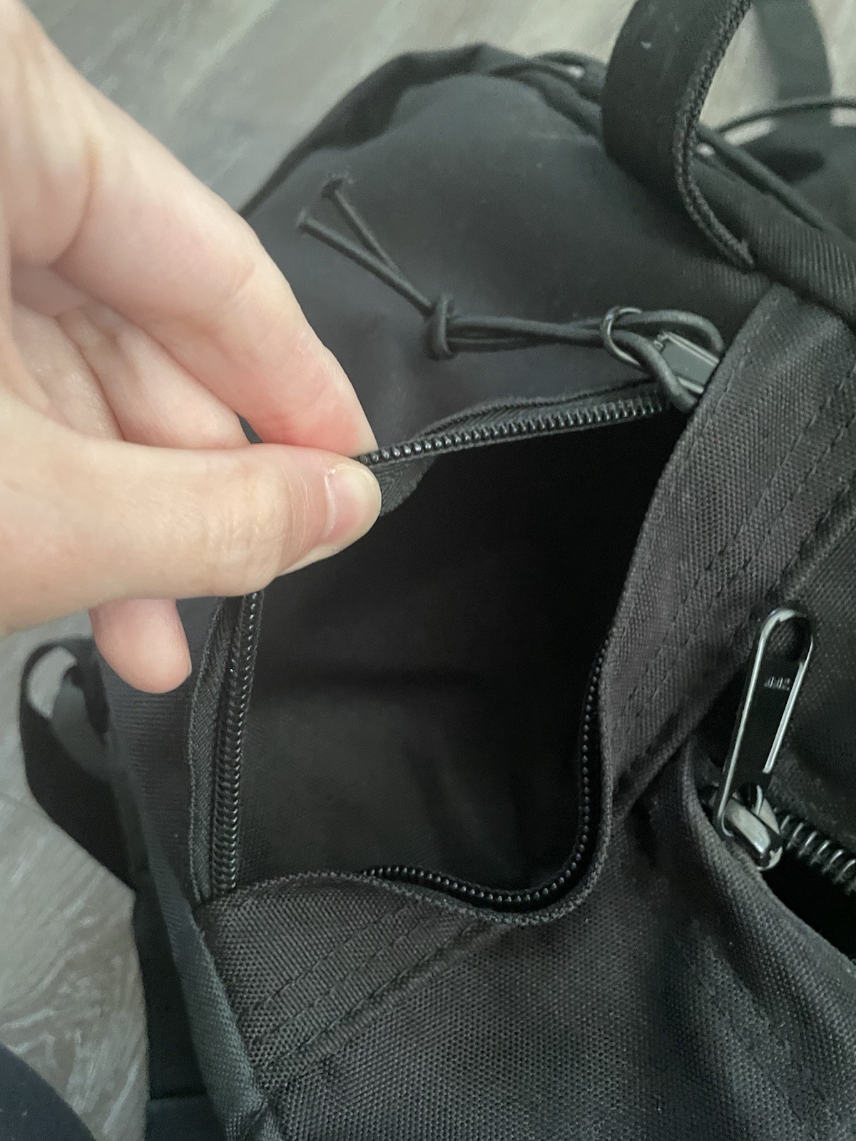 Carhartt WIP Kickflip Backpack Black *read Flaw