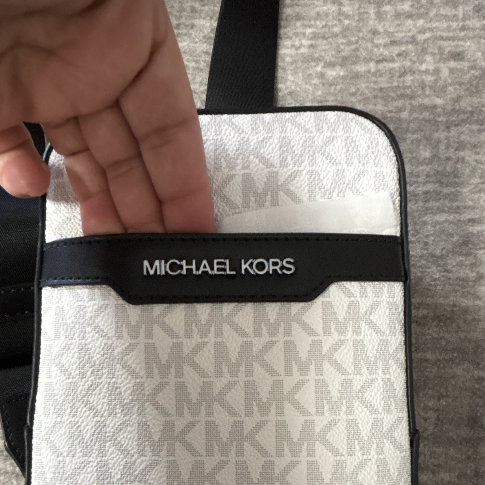 Michael Kors Cooper Medium Sling Pack Crossbody Bag White/Black Logo Zip