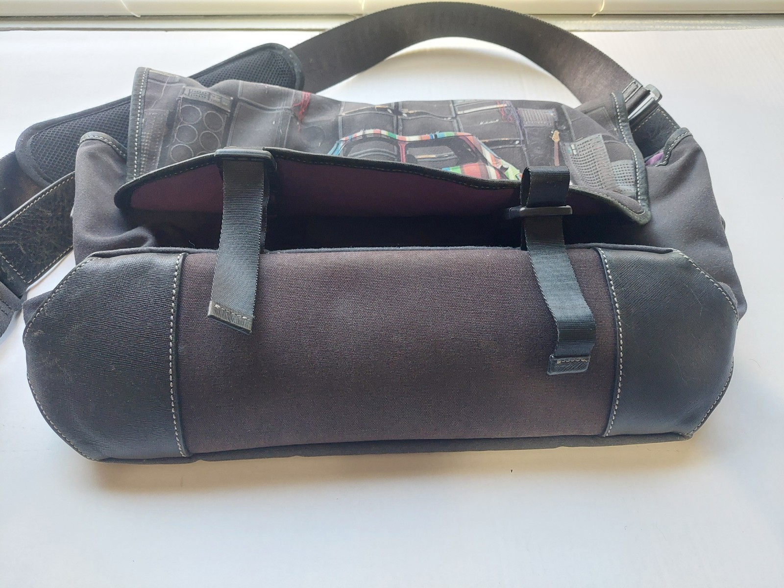 Paul Smith Mini Cooper Messenger Bag ” Good Condition “