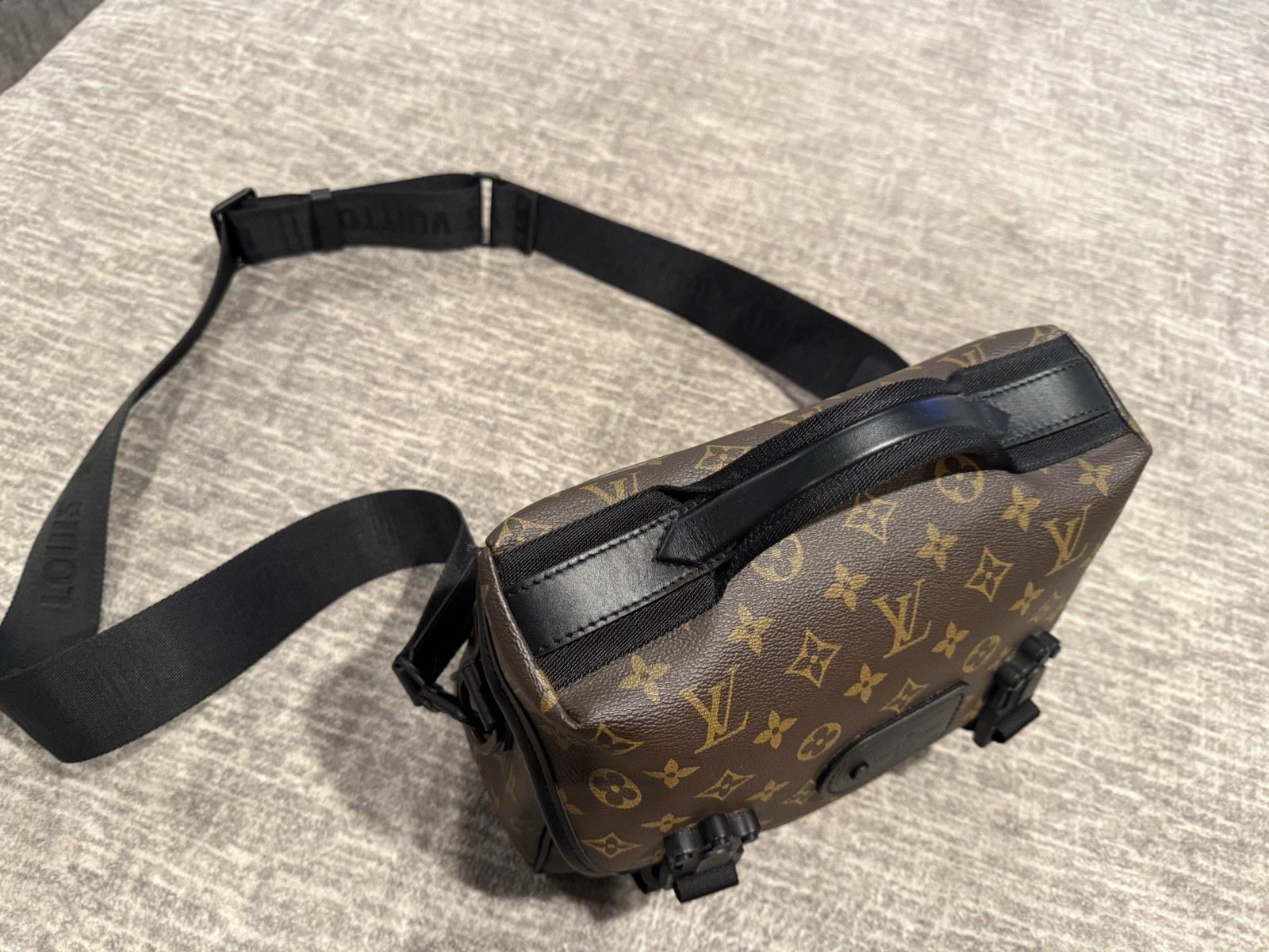 Louis Vuitton Monogram Crossbody Trail Messenger Bag Black Hardware Buckle Strap