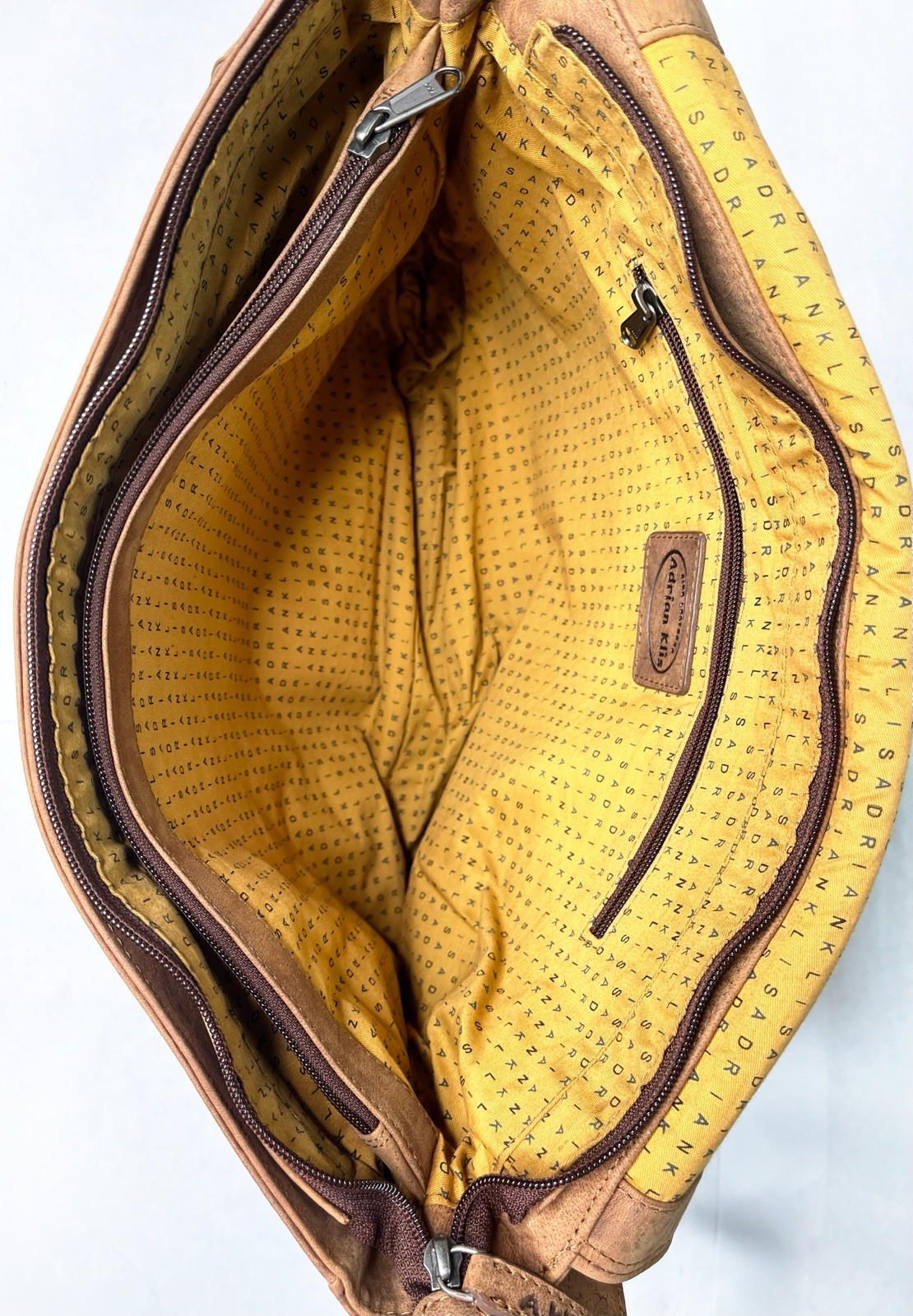 【EUC!】Adrian Klis ❖ Bison Leather Messenger Bag 🇨🇦Handcrafted in Canada -Brown