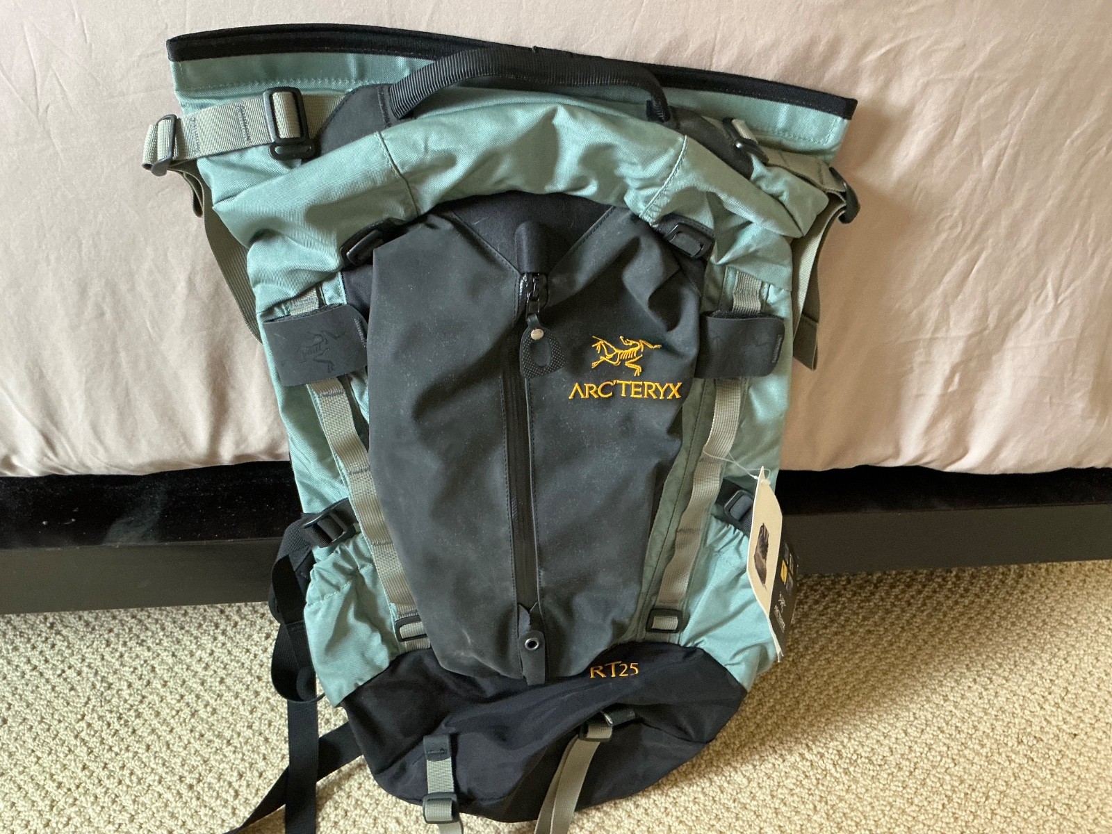 Arcteryx RT 25 Backpack Color -Granite Size M Brand New With Tags