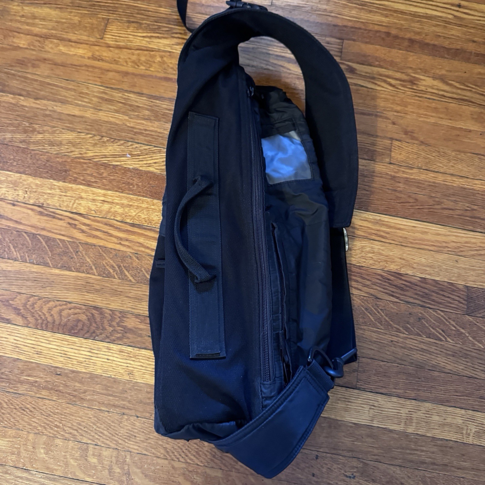 2003 GAP Sling Cargo Cross Body Bag Backpack Black Y2K Vintage 2000s Gorpcore