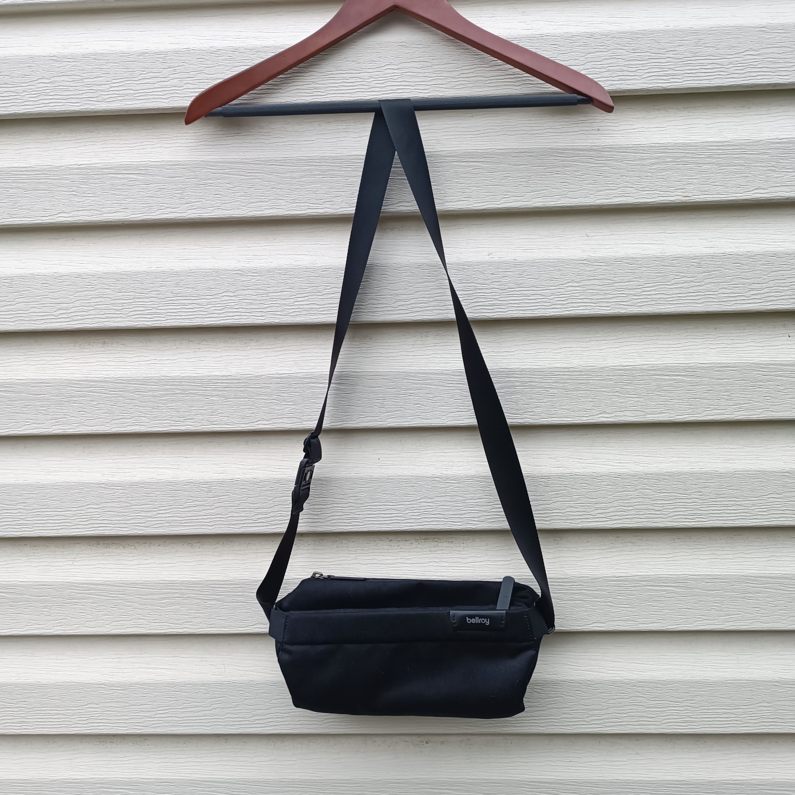 Bellroy Sling Mini Melbourne Black Water Resistant