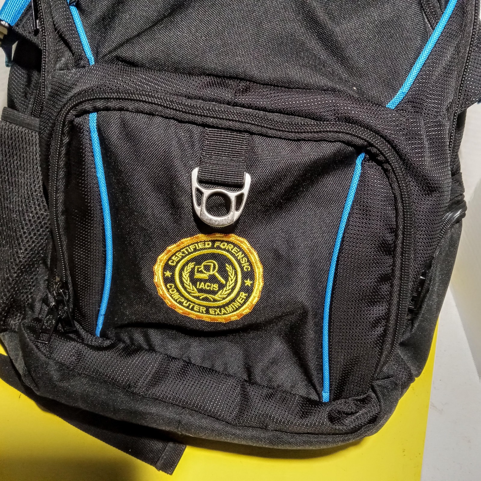 Backpack-Multiple Pockets-Large-19inx14inx6in-Black and Blue-pre-owned