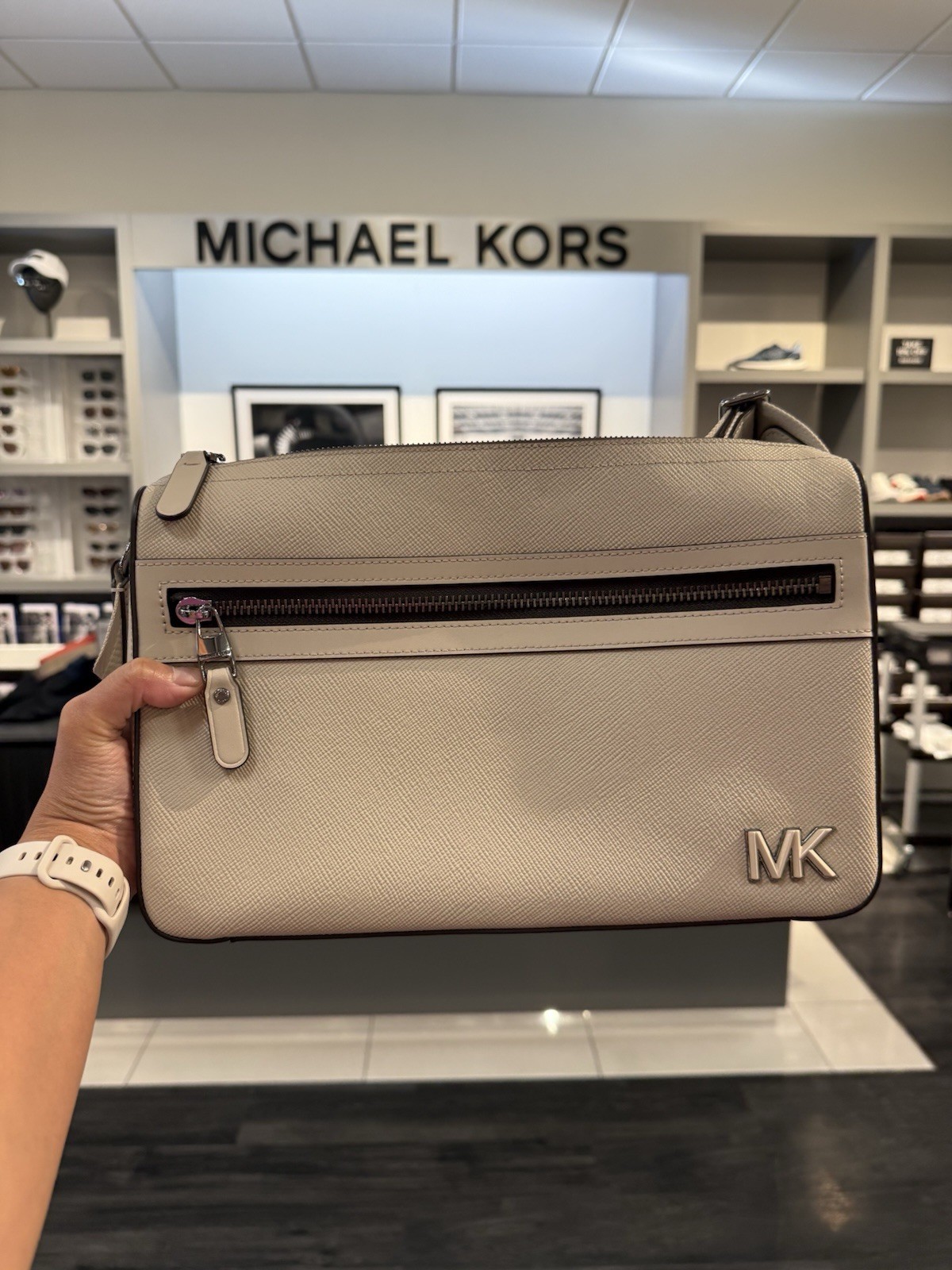 Michael Kors Edison Medium Scratch-Resistant Crossgrain Leather Bag Light Sand