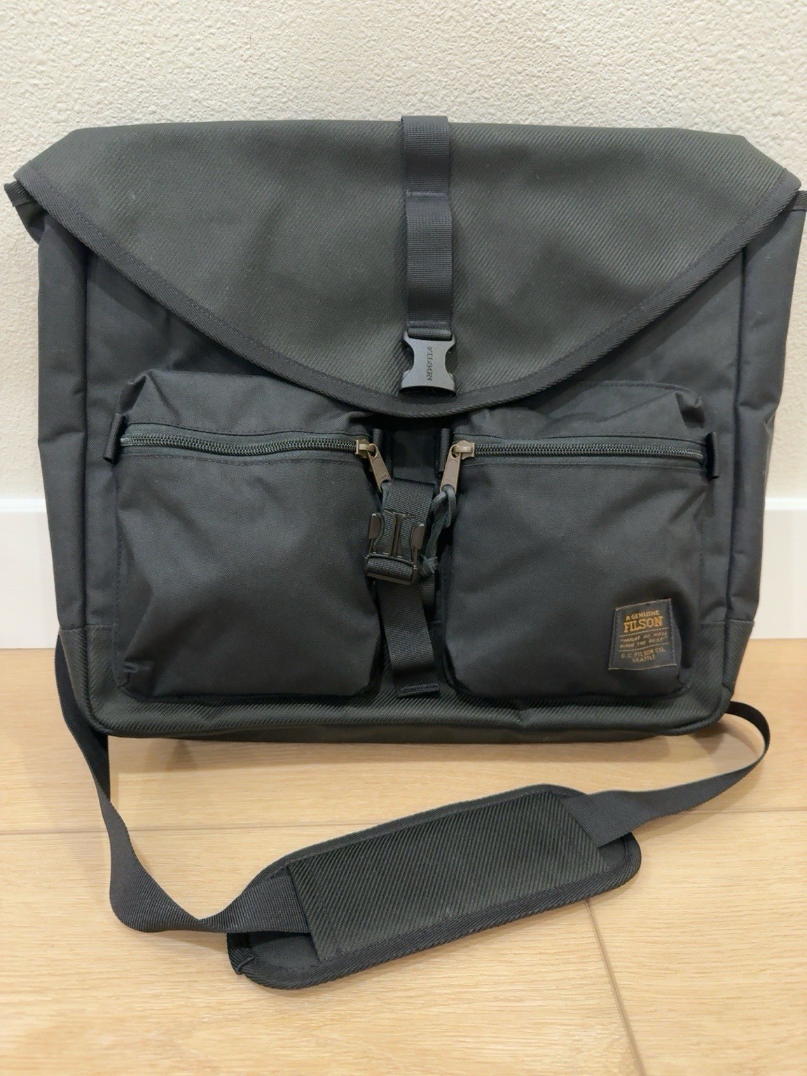 Filson Surveyor Messenger Bag Black Cordura Nylon Laptop Work Travel NWOT