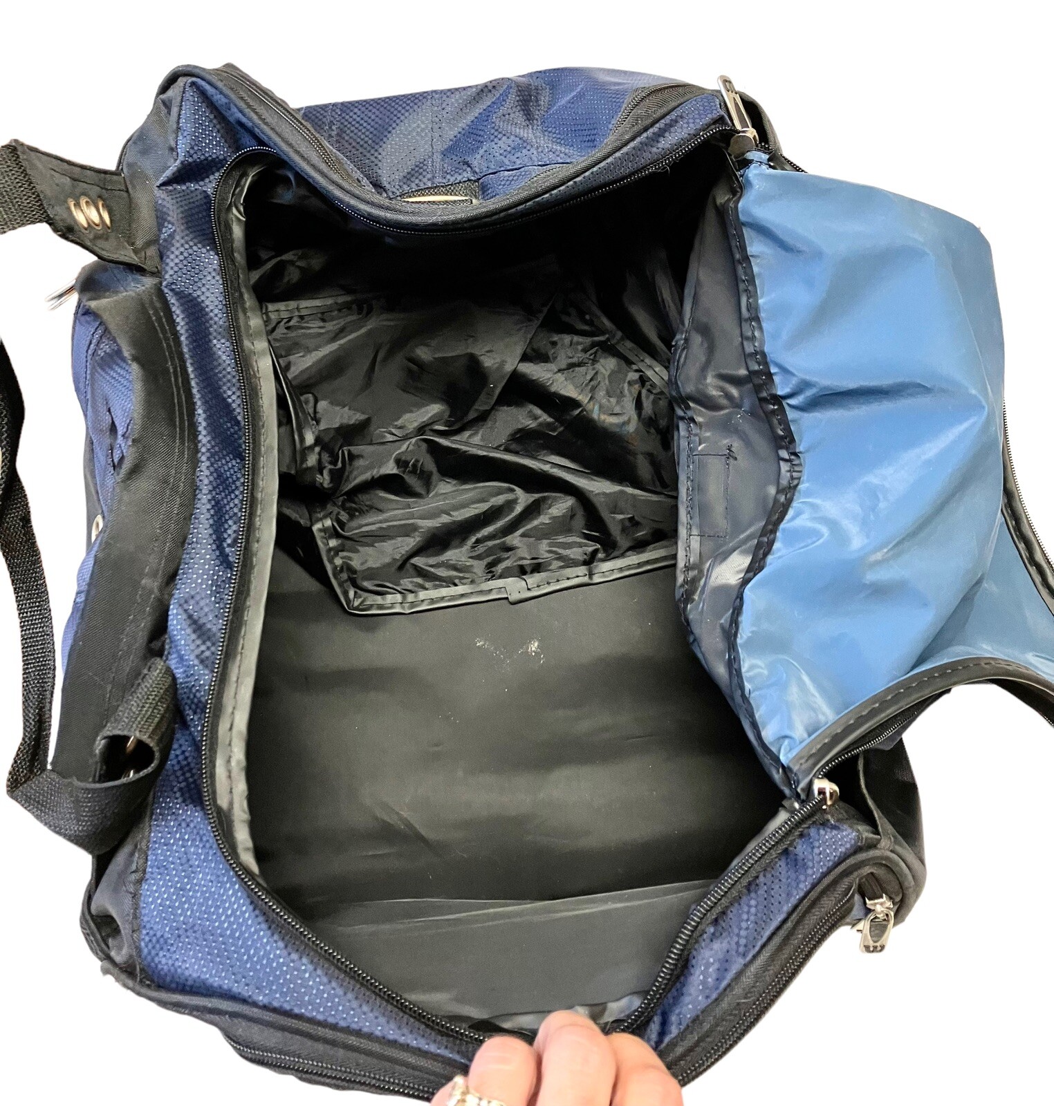 Wilson Duffle Bag Multi Pocket Sport Travel Carry-On Workout Gym 18″ Blue